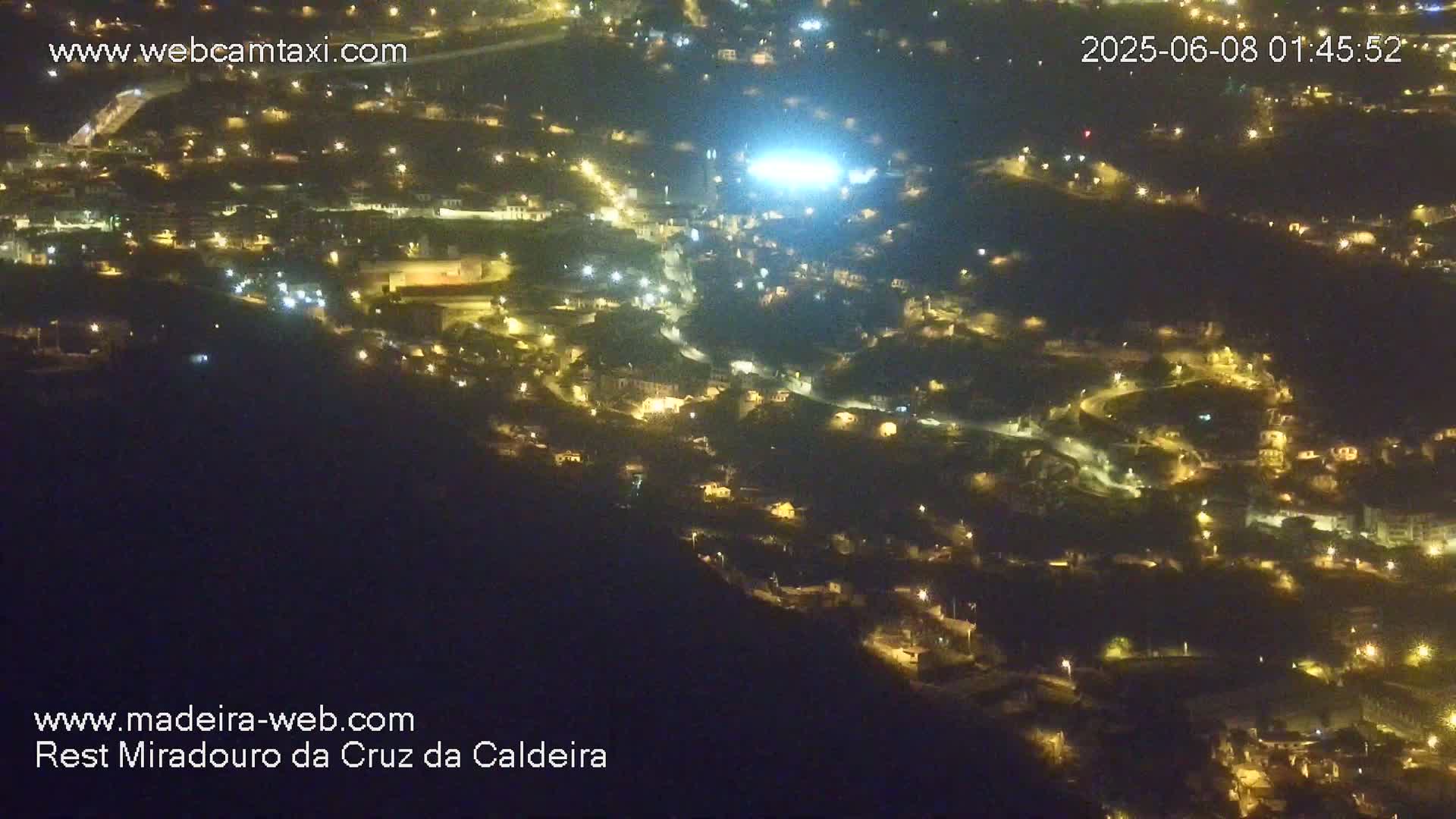 Cruz da Caldeira & West Fucnhal Skyline Live Cam - Camara de Lobos, Madeira, Portugal