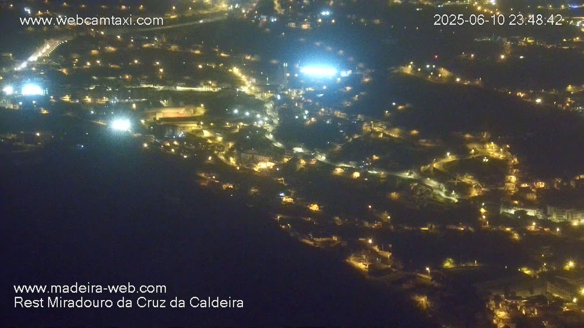 Cruz da Caldeira & West Fucnhal Skyline Live Cam - Camara de Lobos, Madeira, Portugal