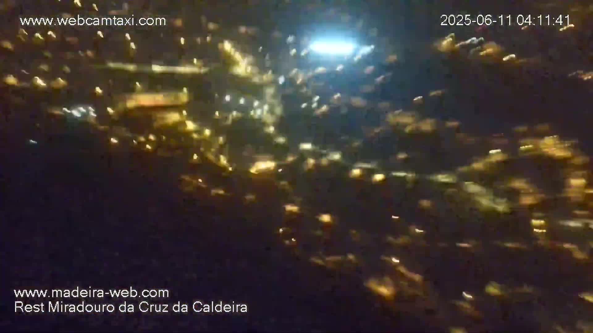 Cruz da Caldeira & West Fucnhal Skyline Live Cam - Camara de Lobos, Madeira, Portugal