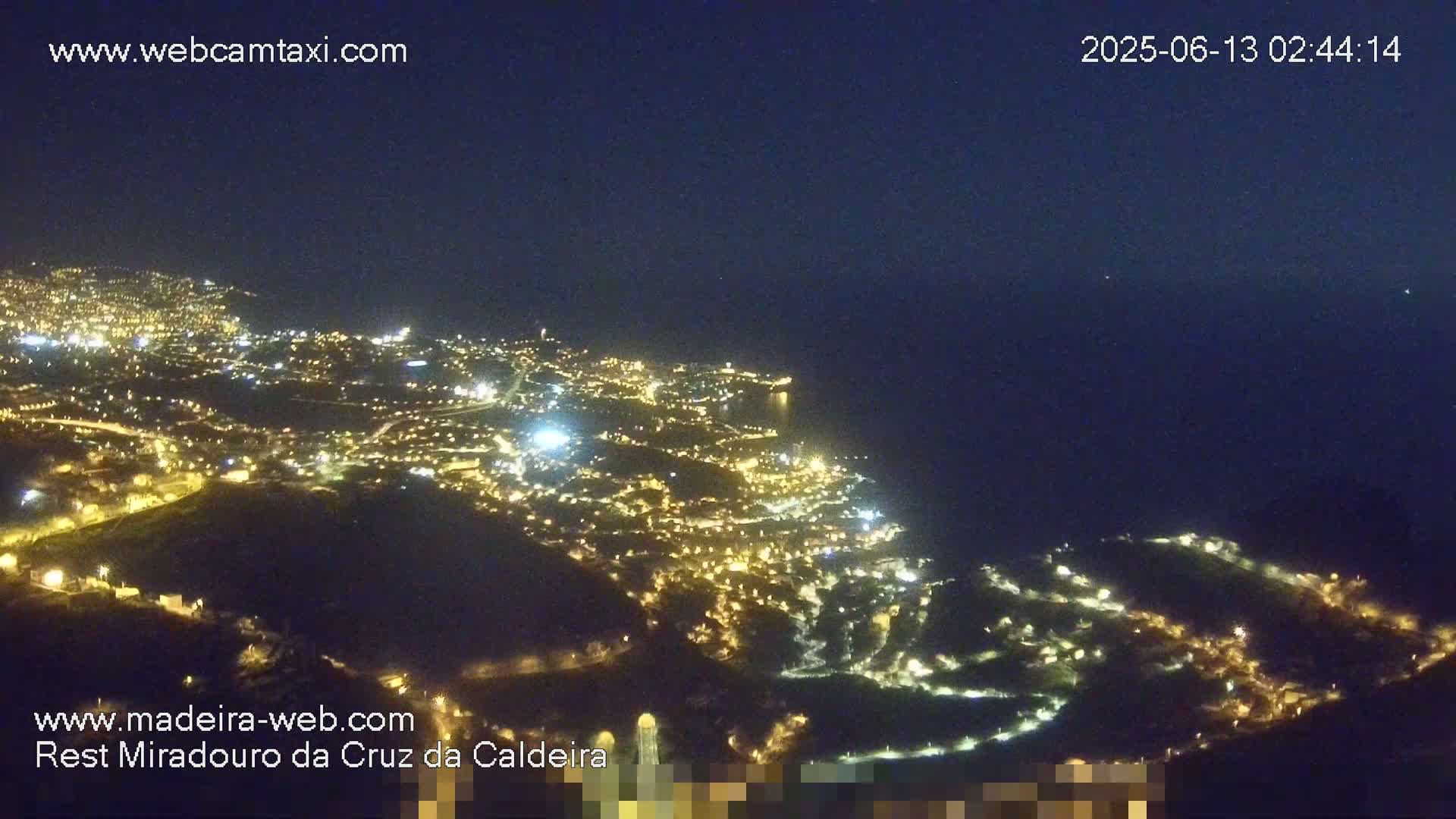 Cruz da Caldeira & West Fucnhal Skyline Live Cam - Camara de Lobos, Madeira, Portugal