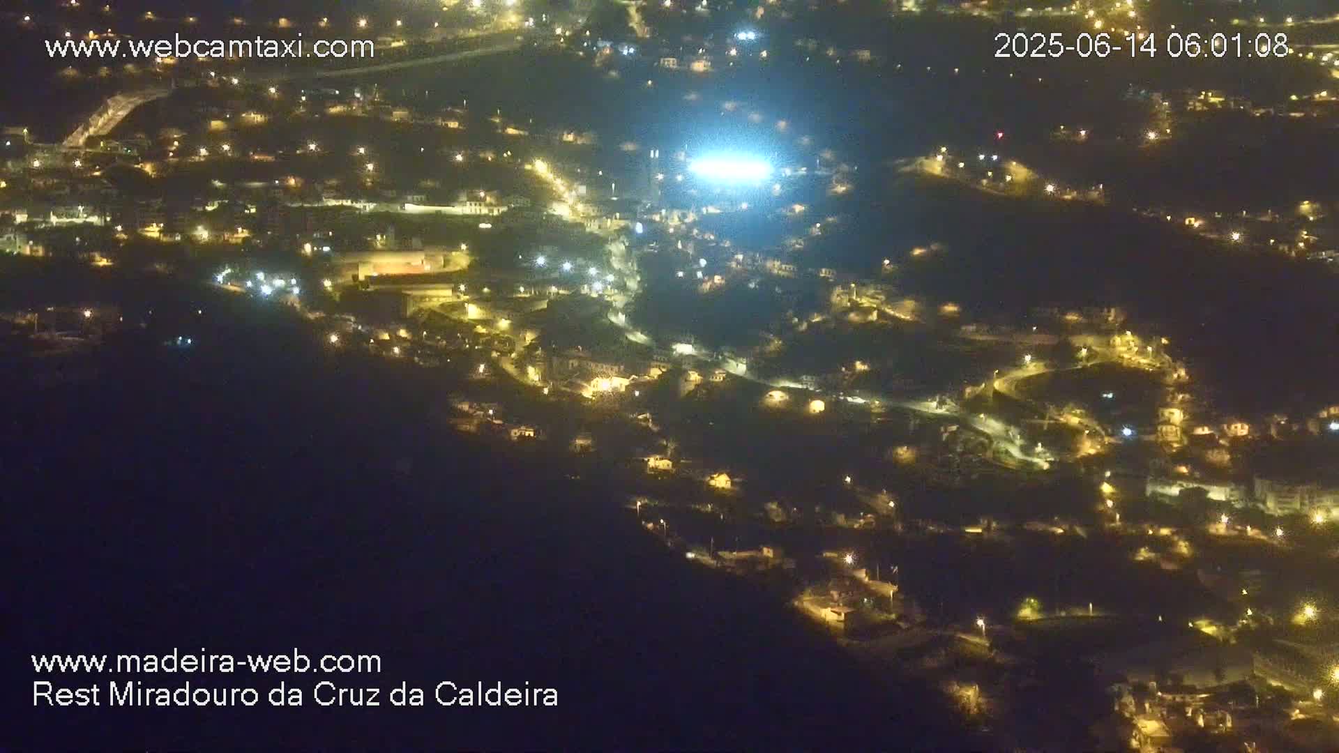 Cruz da Caldeira & West Fucnhal Skyline Live Cam - Camara de Lobos, Madeira, Portugal