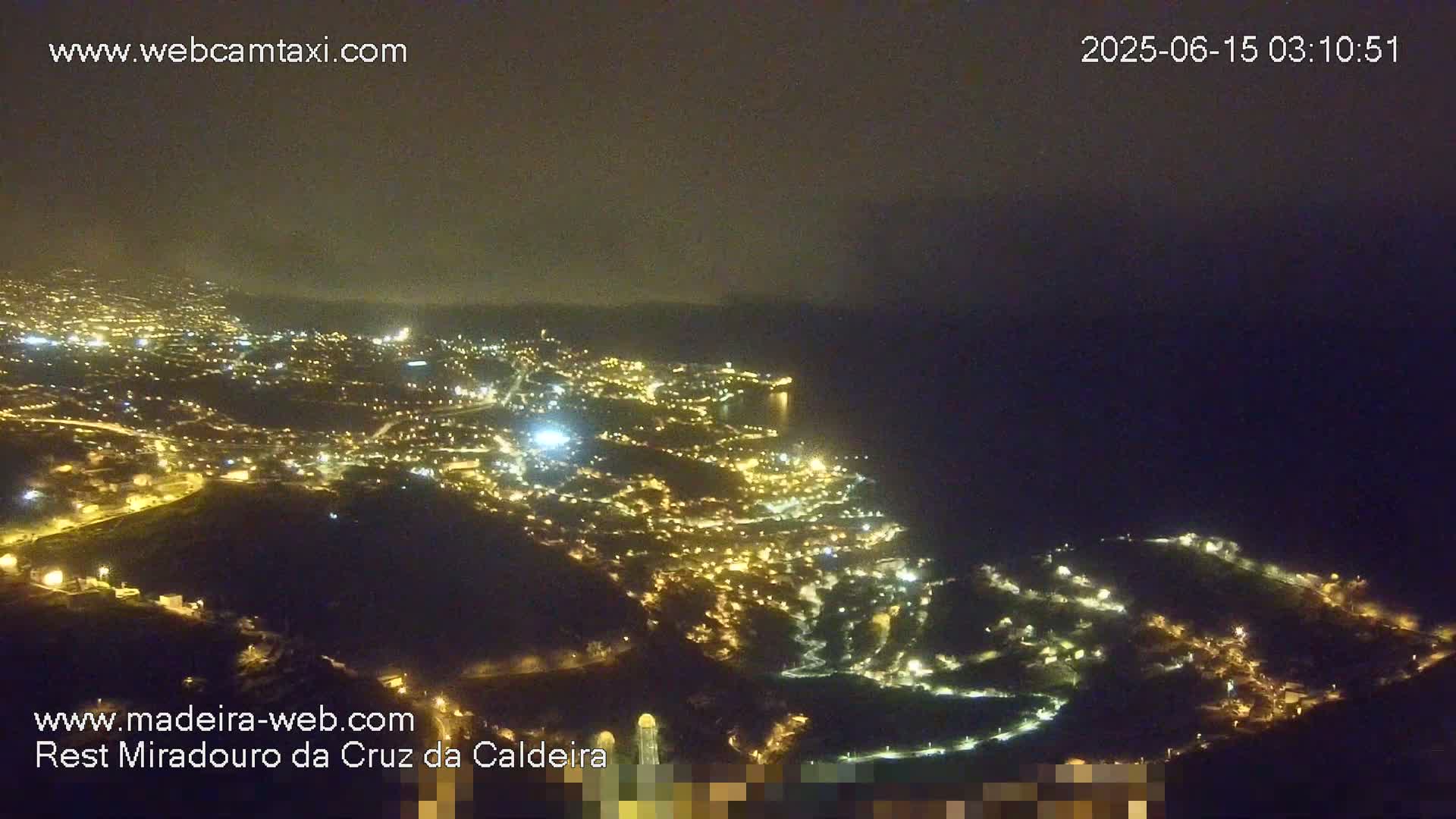 Cruz da Caldeira & West Fucnhal Skyline Live Cam - Camara de Lobos, Madeira, Portugal