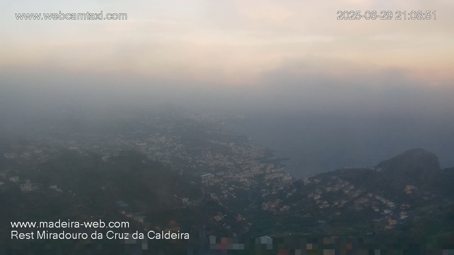 Cruz da Caldeira & West Fucnhal Skyline Live Cam - Camara de Lobos, Madeira, Portugal