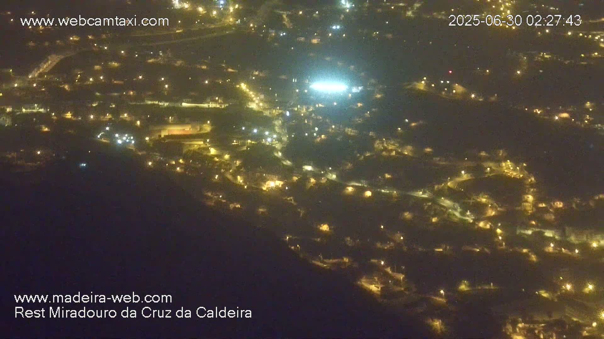 Cruz da Caldeira & West Fucnhal Skyline Live Cam - Camara de Lobos, Madeira, Portugal