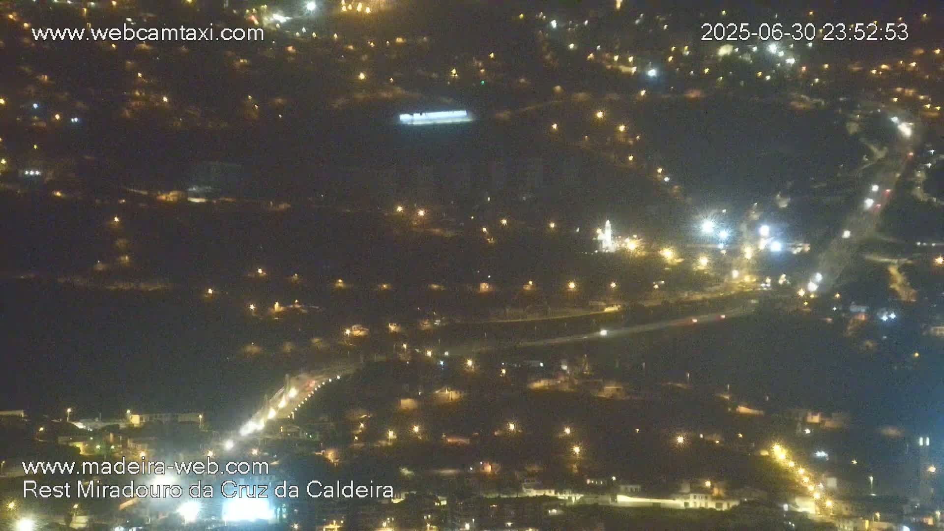 Cruz da Caldeira & West Fucnhal Skyline Live Cam - Camara de Lobos, Madeira, Portugal