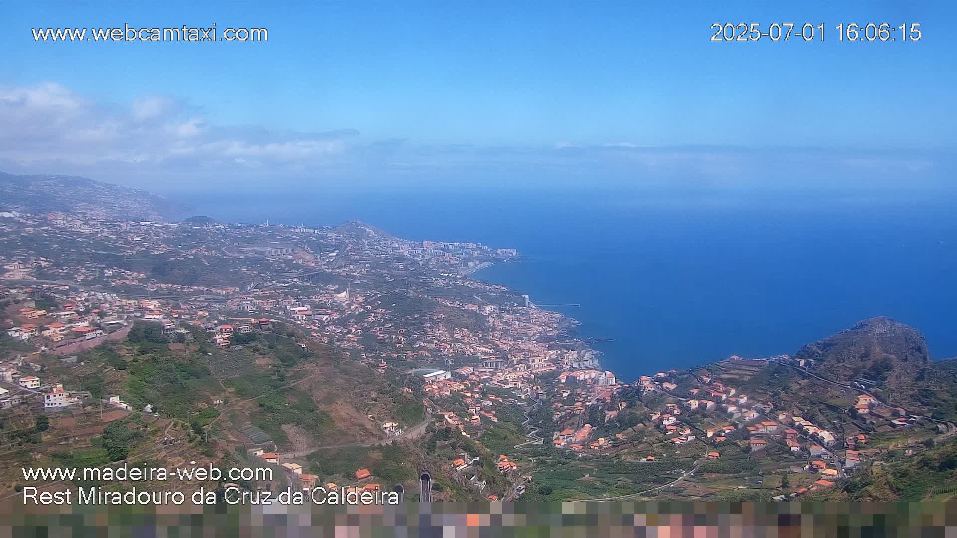 Cruz da Caldeira & West Fucnhal Skyline Live Cam - Camara de Lobos, Madeira, Portugal