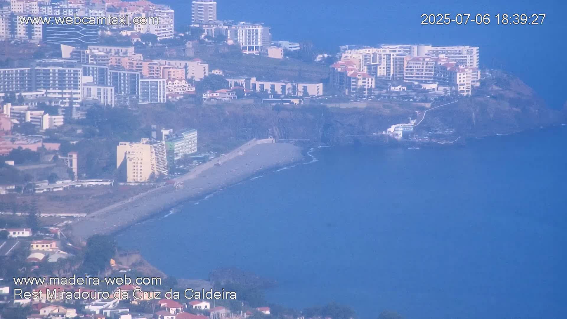 Cruz da Caldeira & West Fucnhal Skyline Live Cam - Camara de Lobos, Madeira, Portugal