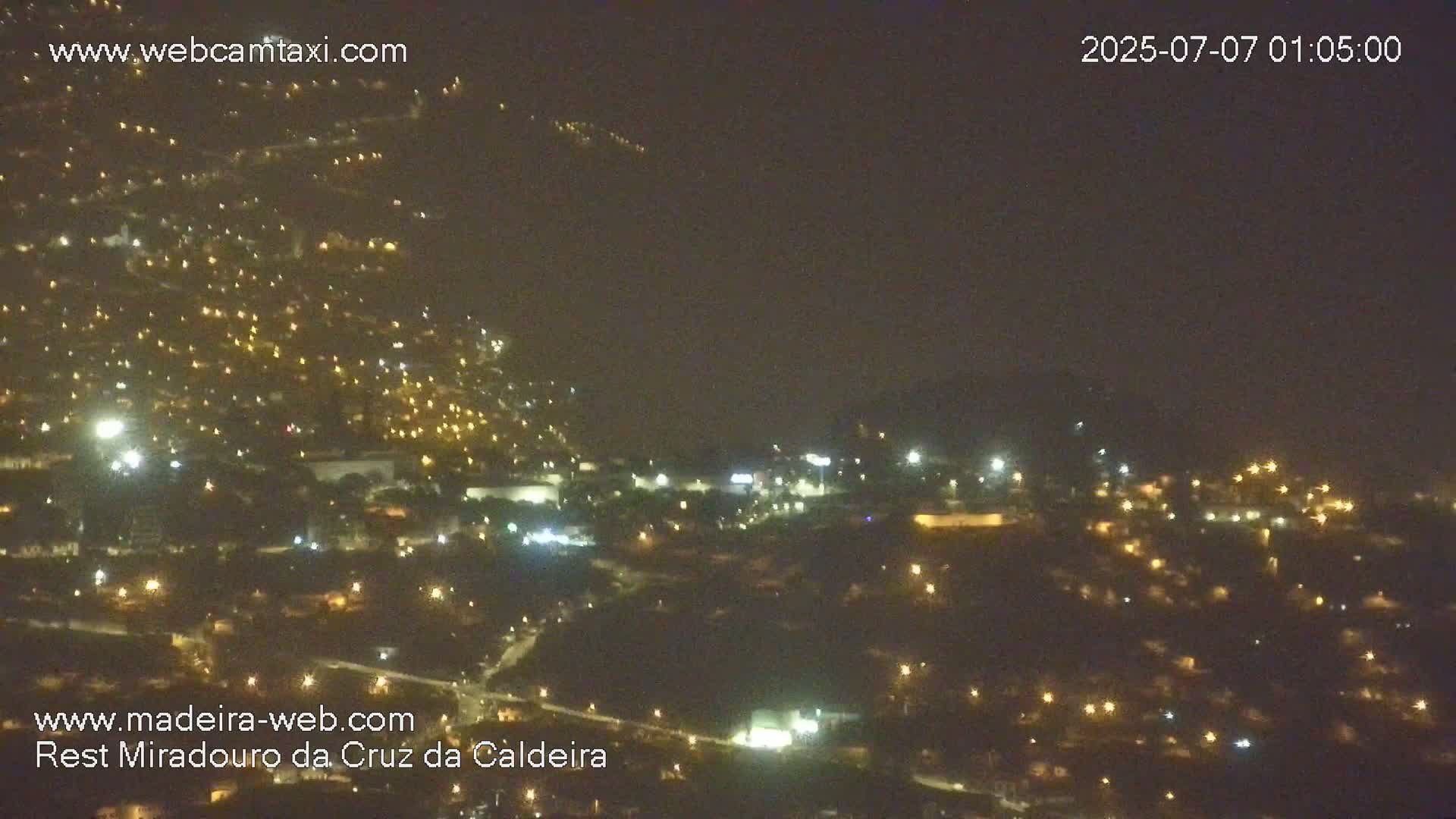 Cruz da Caldeira & West Fucnhal Skyline Live Cam - Camara de Lobos, Madeira, Portugal
