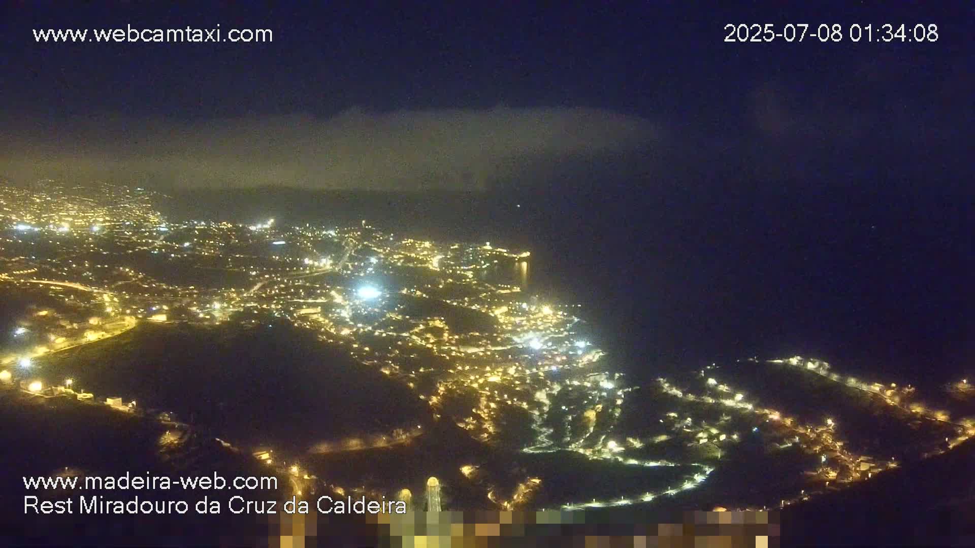 Cruz da Caldeira & West Fucnhal Skyline Live Cam - Camara de Lobos, Madeira, Portugal
