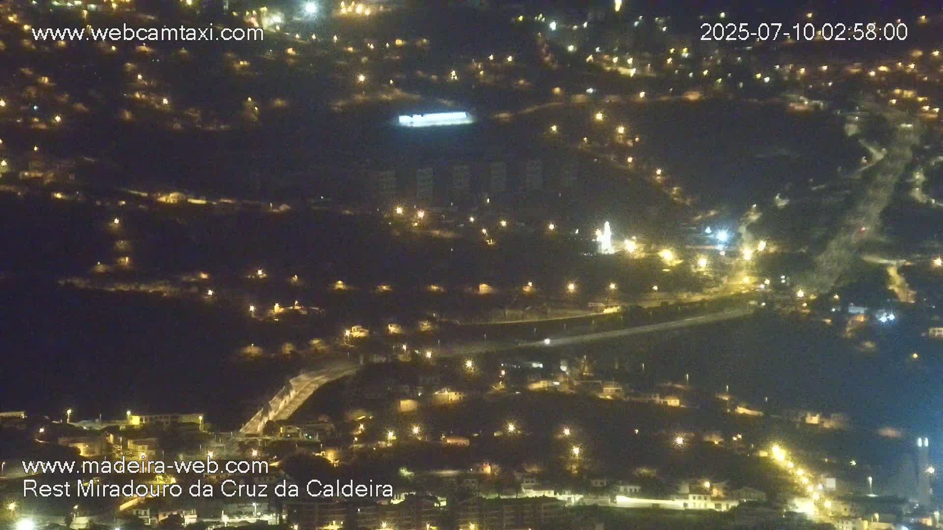 Cruz da Caldeira & West Fucnhal Skyline Live Cam - Camara de Lobos, Madeira, Portugal