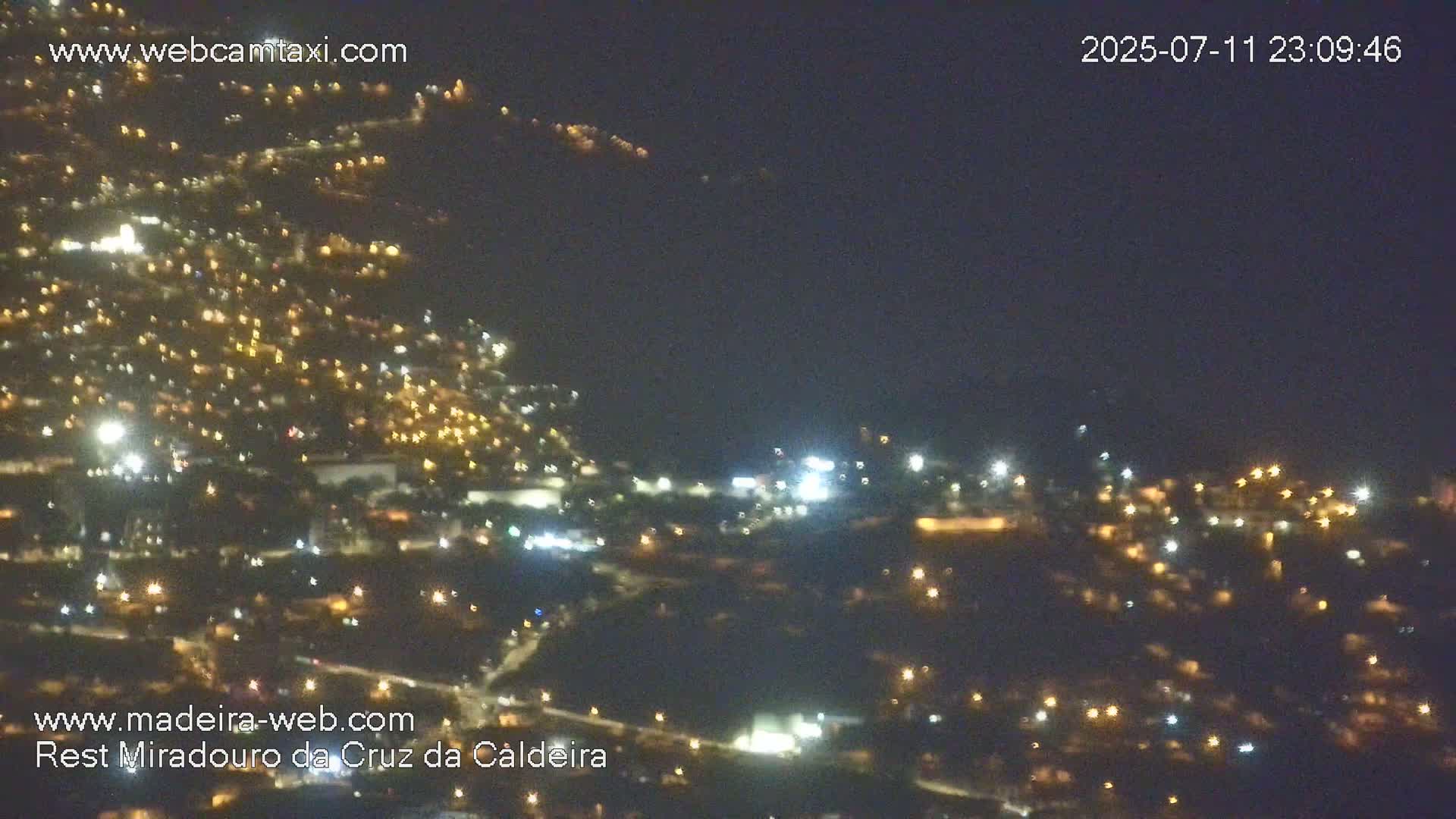 Cruz da Caldeira & West Fucnhal Skyline Live Cam - Camara de Lobos, Madeira, Portugal