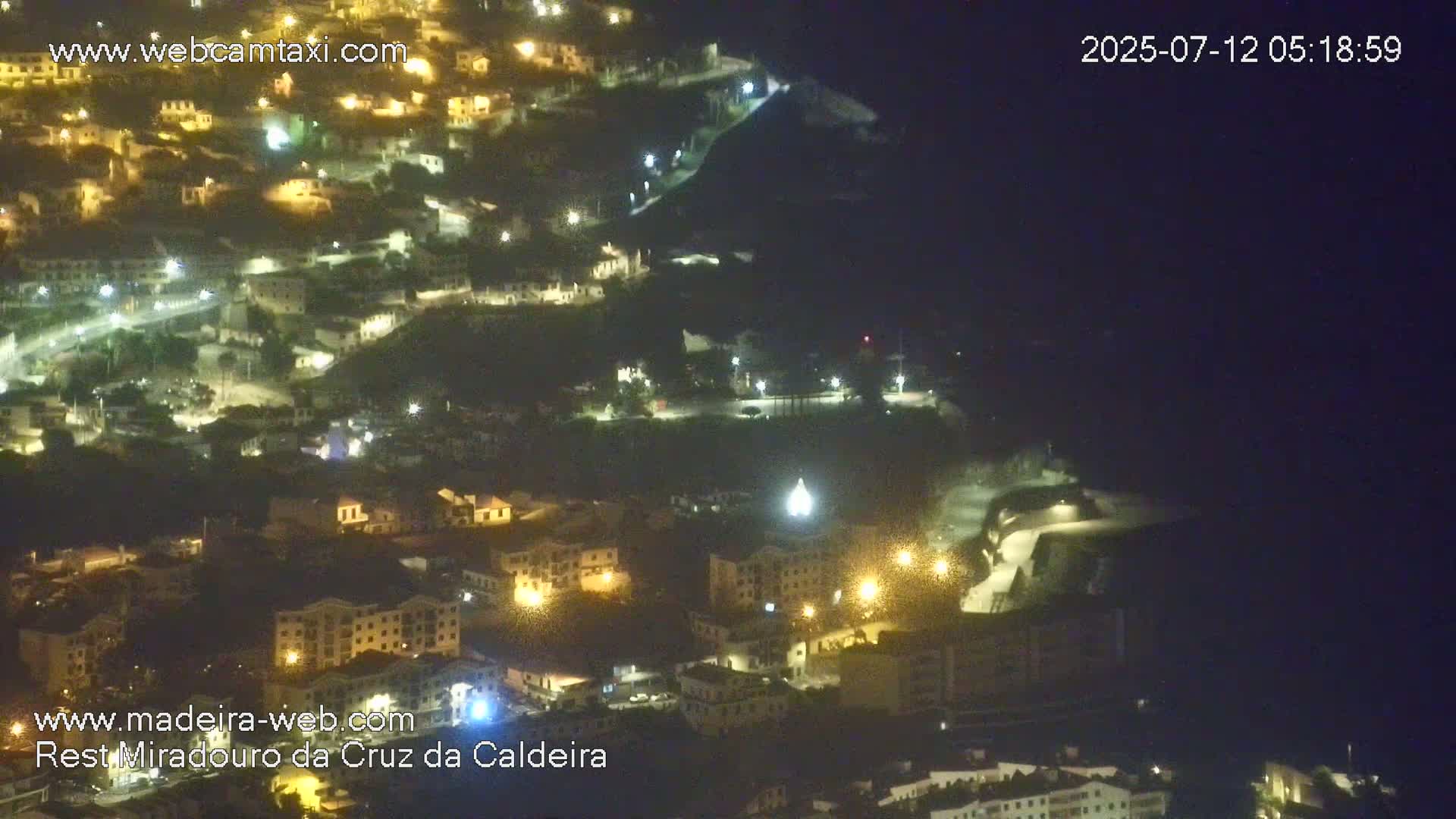 Cruz da Caldeira & West Fucnhal Skyline Live Cam - Camara de Lobos, Madeira, Portugal