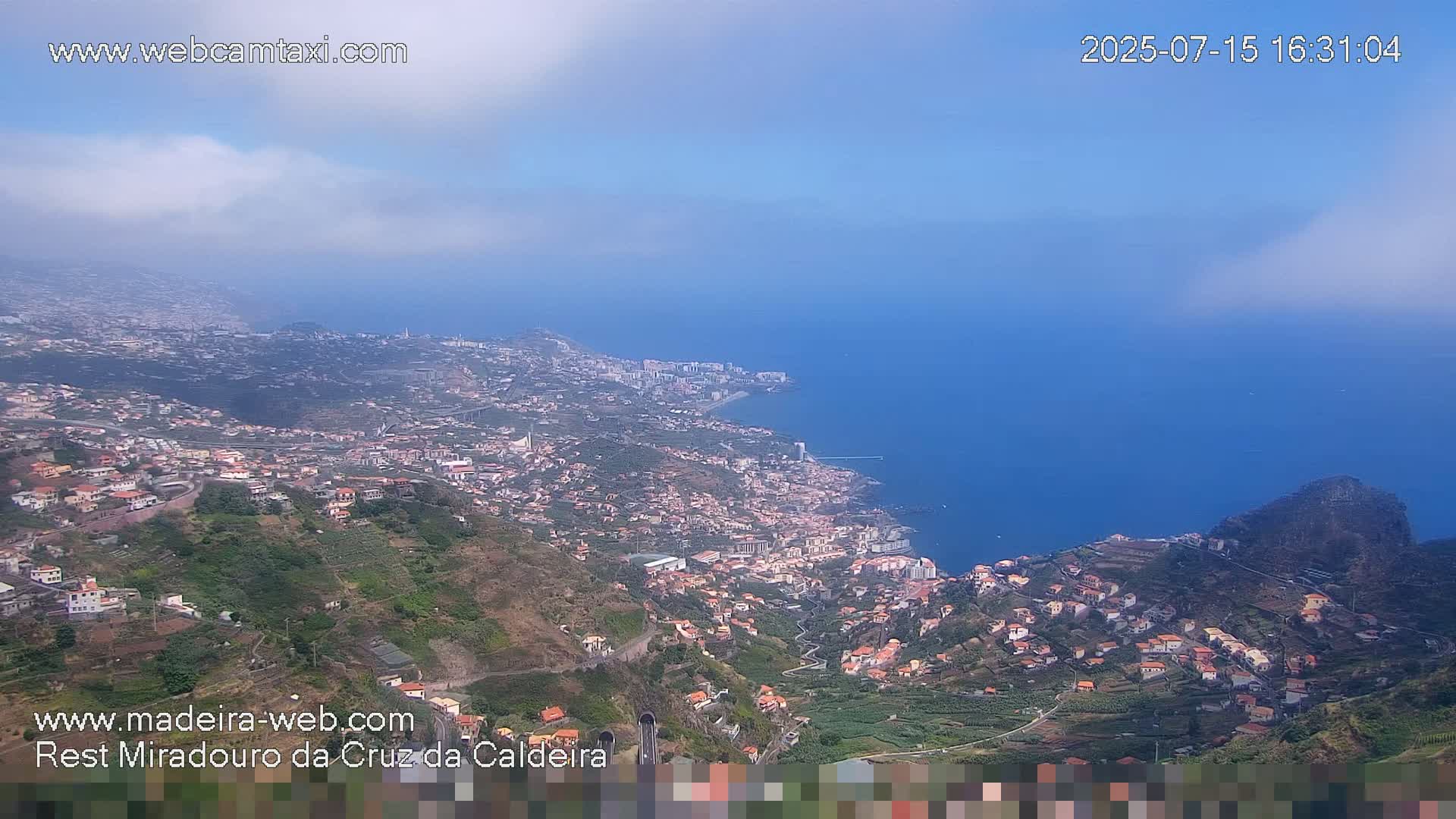 Cruz da Caldeira & West Fucnhal Skyline Live Cam - Camara de Lobos, Madeira, Portugal