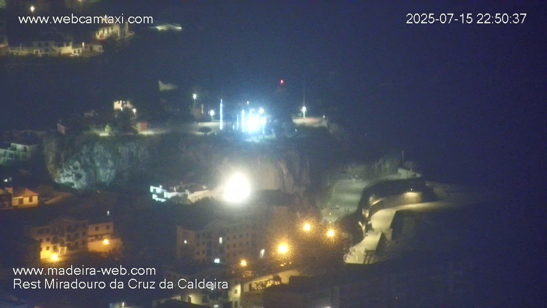 Cruz da Caldeira & West Fucnhal Skyline Live Cam - Camara de Lobos, Madeira, Portugal