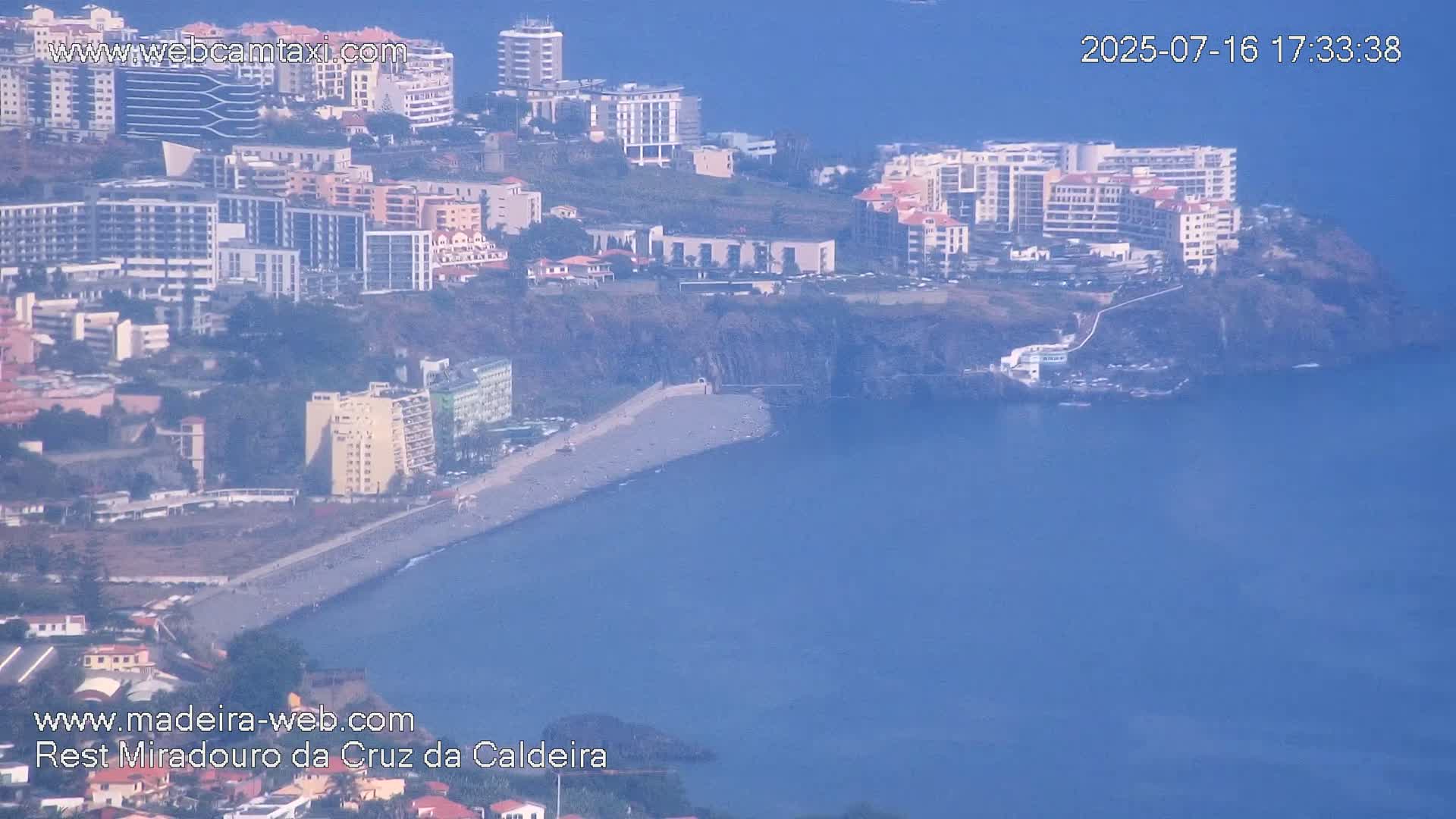 Cruz da Caldeira & West Fucnhal Skyline Live Cam - Camara de Lobos, Madeira, Portugal