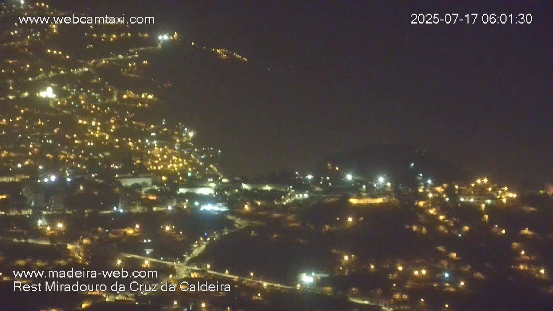 Cruz da Caldeira & West Fucnhal Skyline Live Cam - Camara de Lobos, Madeira, Portugal