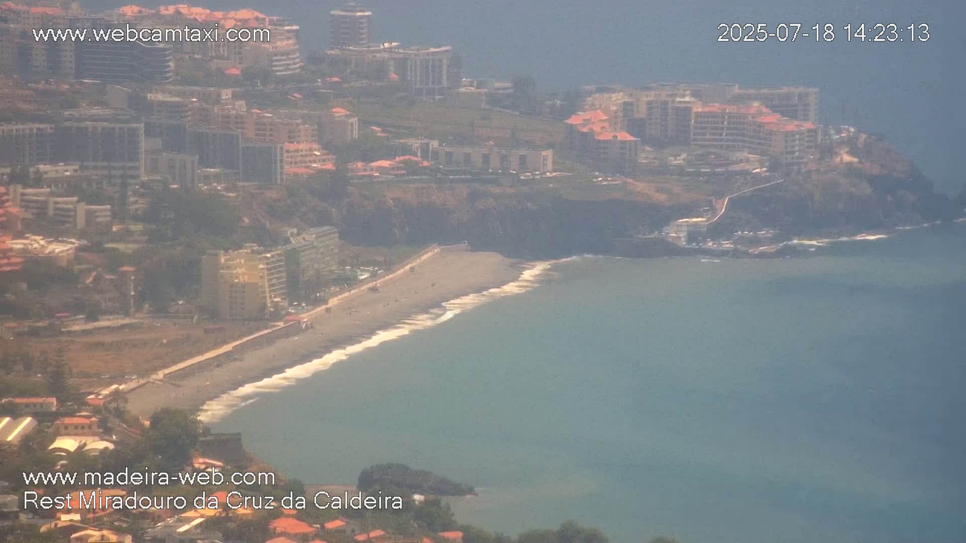 Cruz da Caldeira & West Fucnhal Skyline Live Cam - Camara de Lobos, Madeira, Portugal