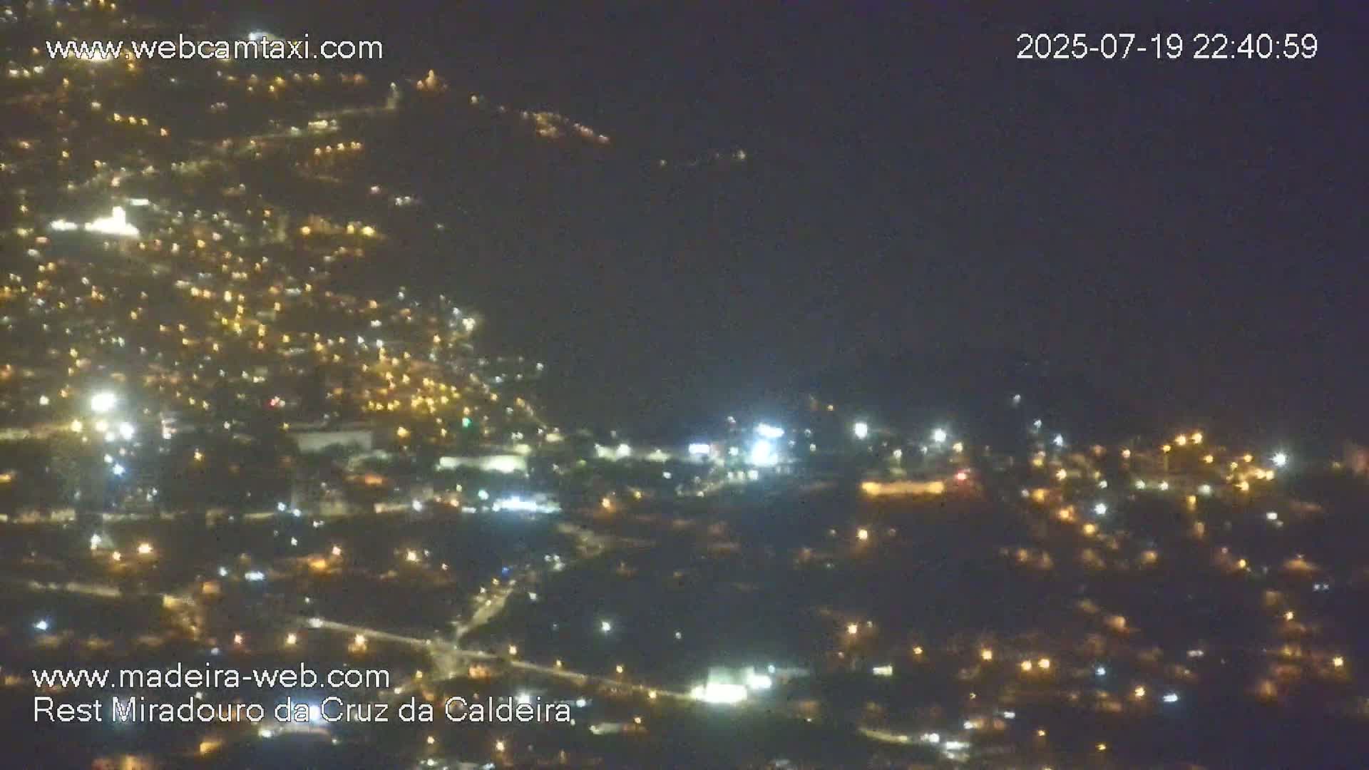 Cruz da Caldeira & West Fucnhal Skyline Live Cam - Camara de Lobos, Madeira, Portugal