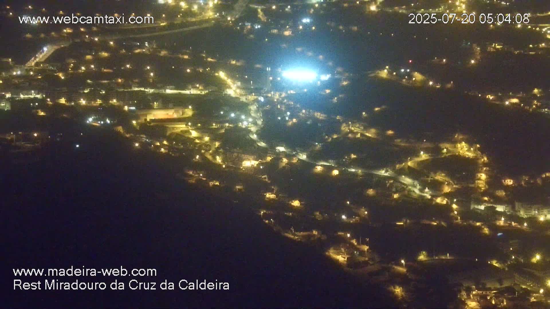 Cruz da Caldeira & West Fucnhal Skyline Live Cam - Camara de Lobos, Madeira, Portugal