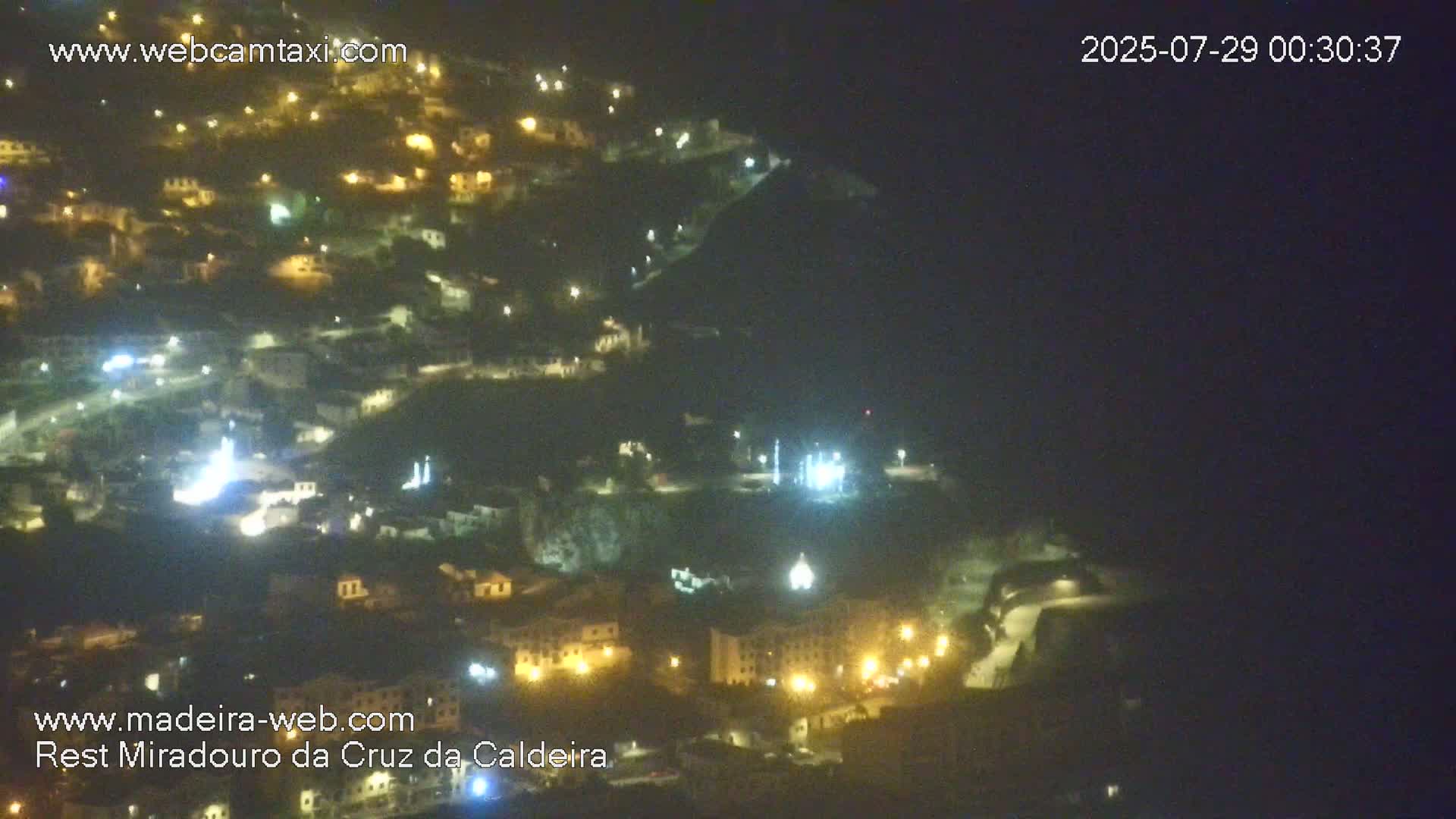 Cruz da Caldeira & West Fucnhal Skyline Live Cam - Camara de Lobos, Madeira, Portugal