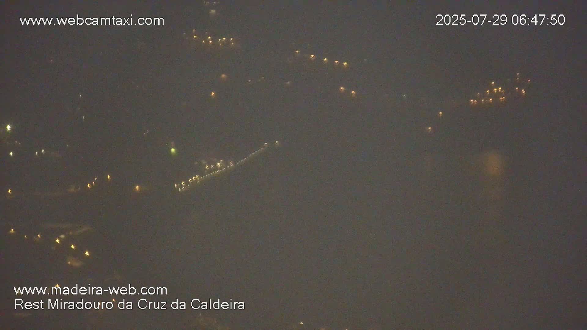 Cruz da Caldeira & West Fucnhal Skyline Live Cam - Camara de Lobos, Madeira, Portugal