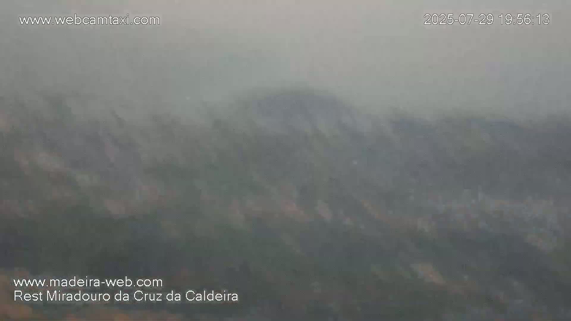Cruz da Caldeira & West Fucnhal Skyline Live Cam - Camara de Lobos, Madeira, Portugal