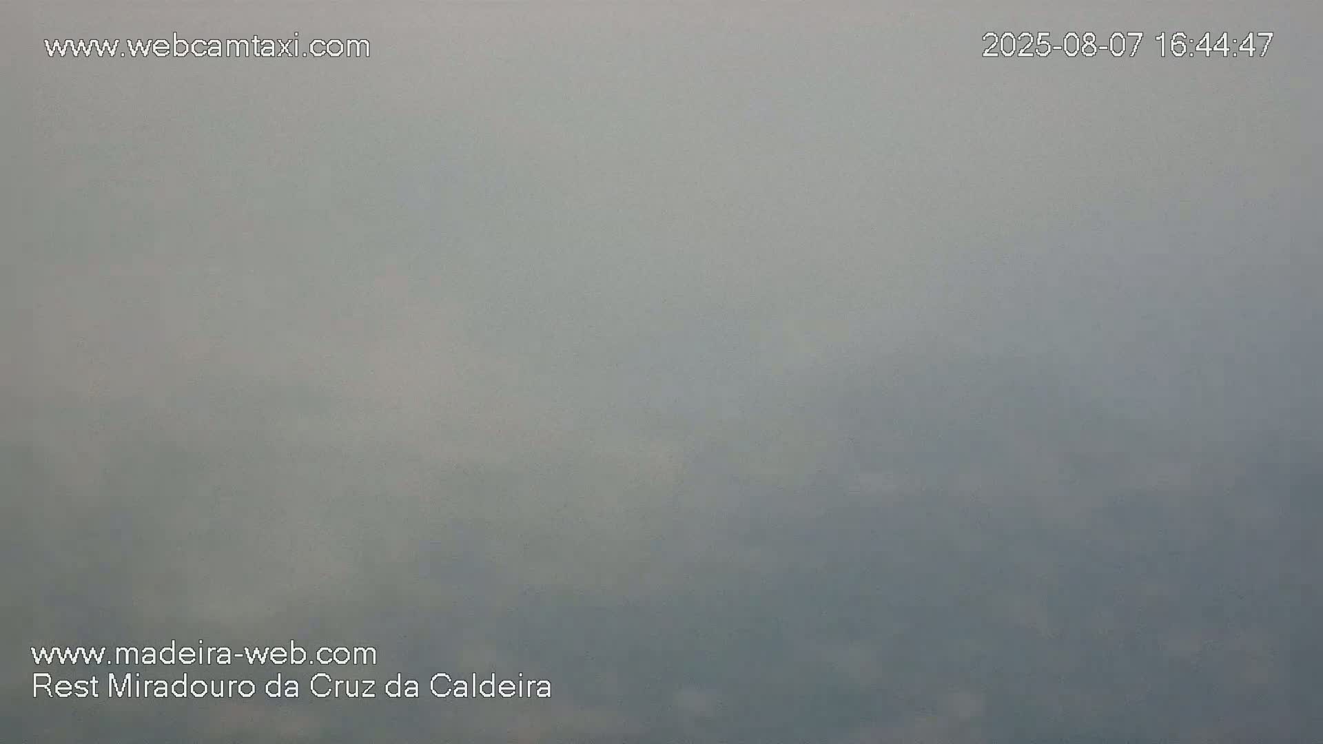 Cruz da Caldeira & West Fucnhal Skyline Live Cam - Camara de Lobos, Madeira, Portugal