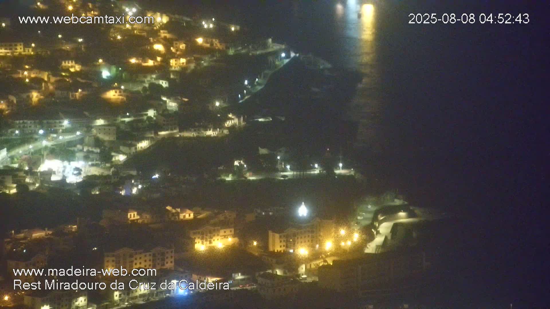 Cruz da Caldeira & West Fucnhal Skyline Live Cam - Camara de Lobos, Madeira, Portugal