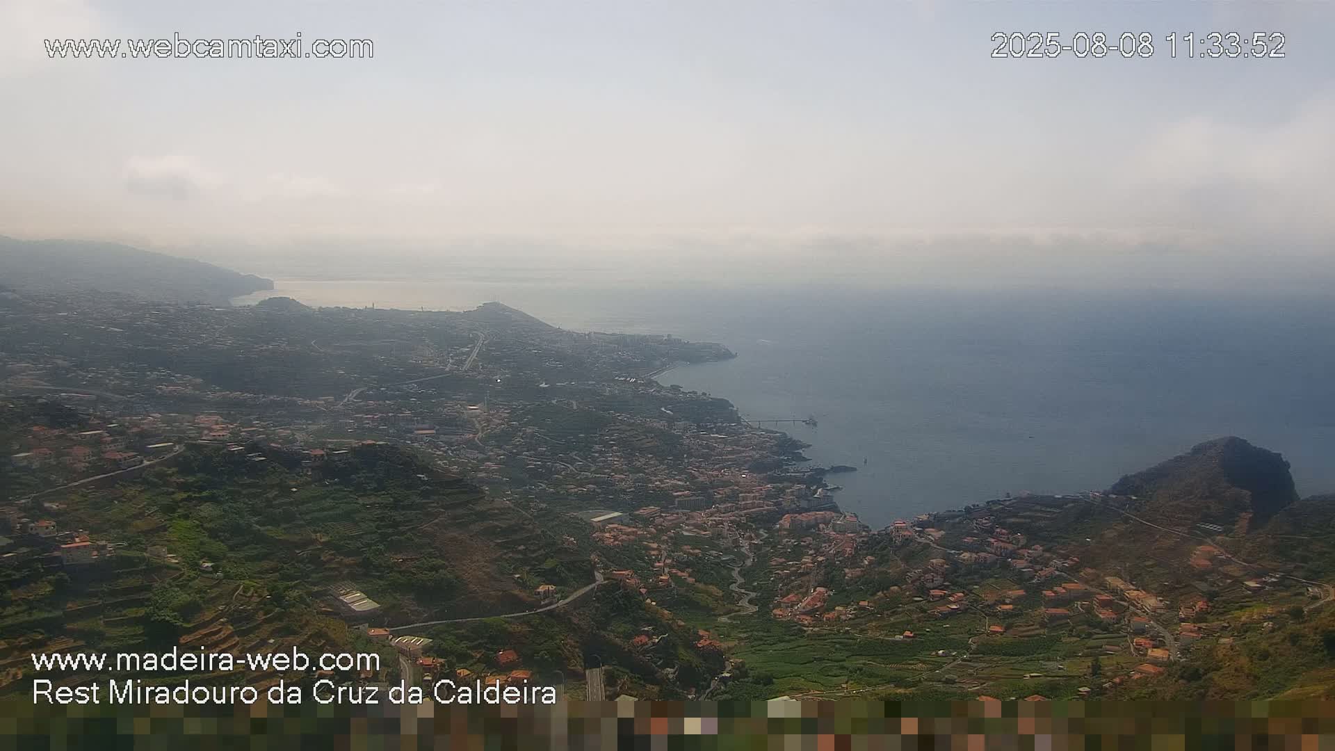 Cruz da Caldeira & West Fucnhal Skyline Live Cam - Camara de Lobos, Madeira, Portugal