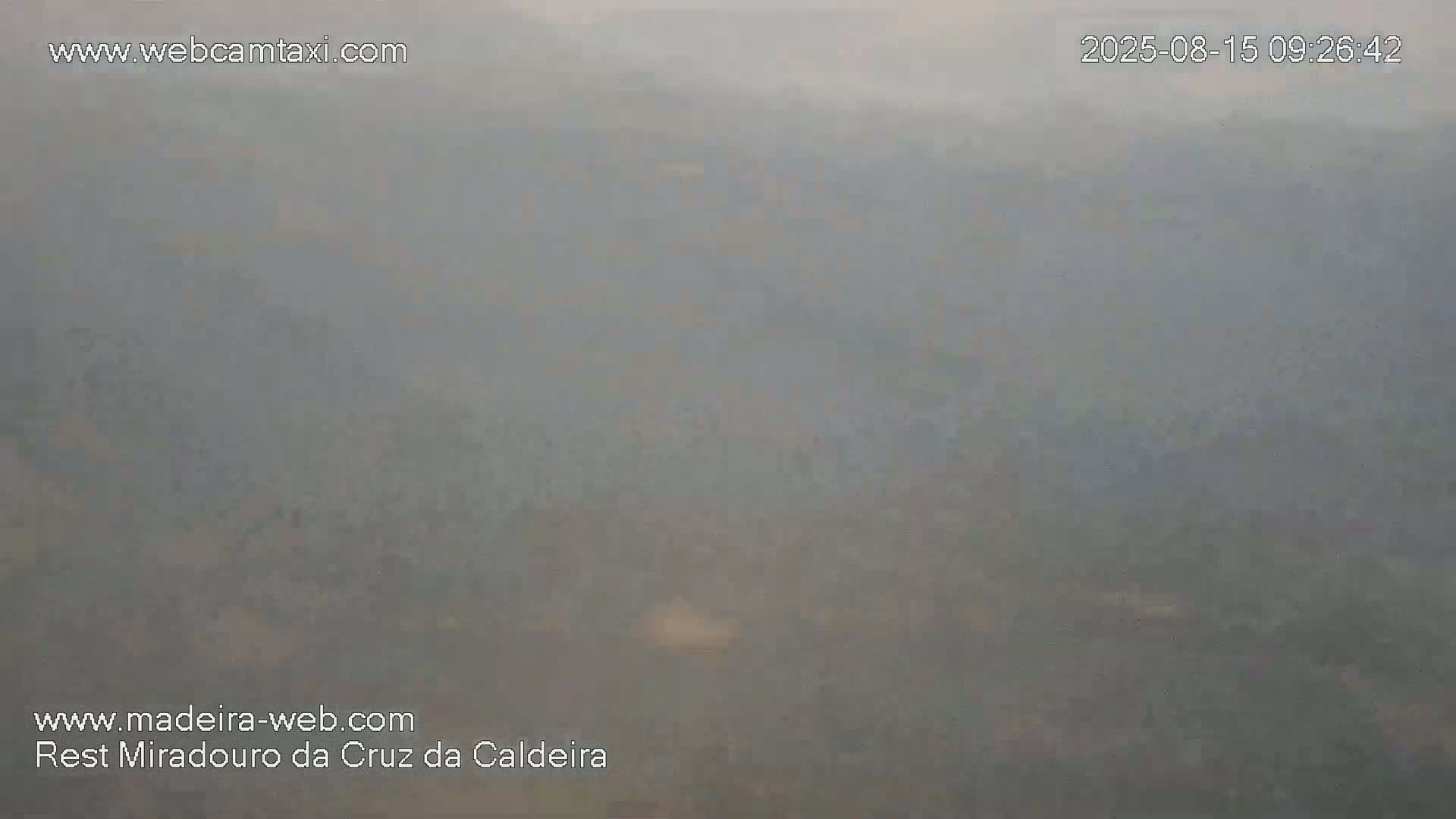 Cruz da Caldeira & West Fucnhal Skyline Live Cam - Camara de Lobos, Madeira, Portugal