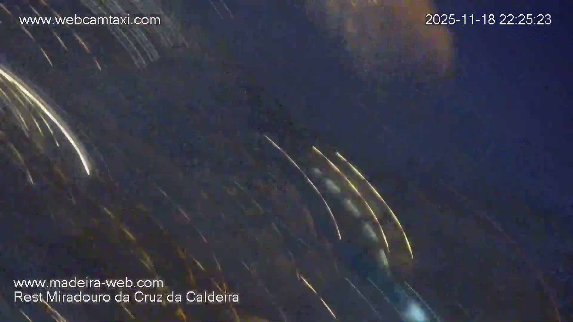 Cruz da Caldeira & West Fucnhal Skyline Live Cam - Camara de Lobos, Madeira, Portugal
