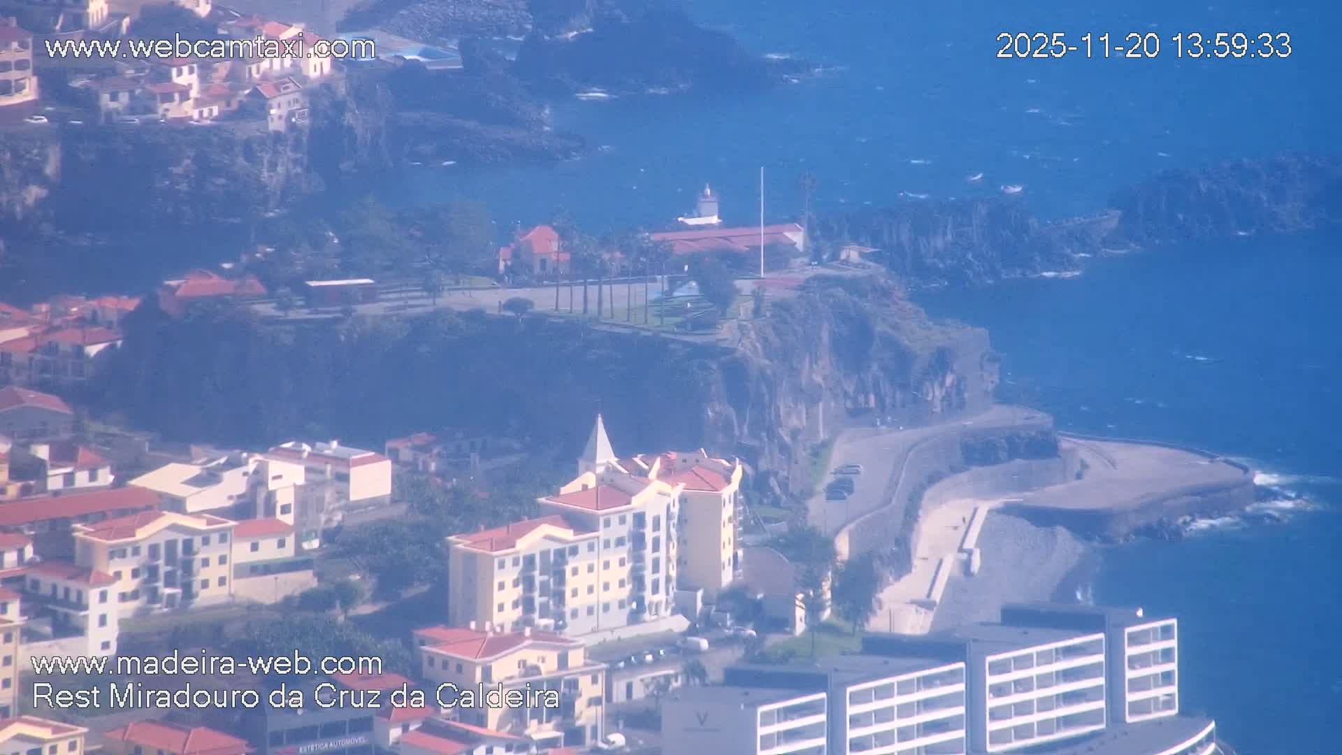 Cruz da Caldeira & West Fucnhal Skyline Live Cam - Camara de Lobos, Madeira, Portugal