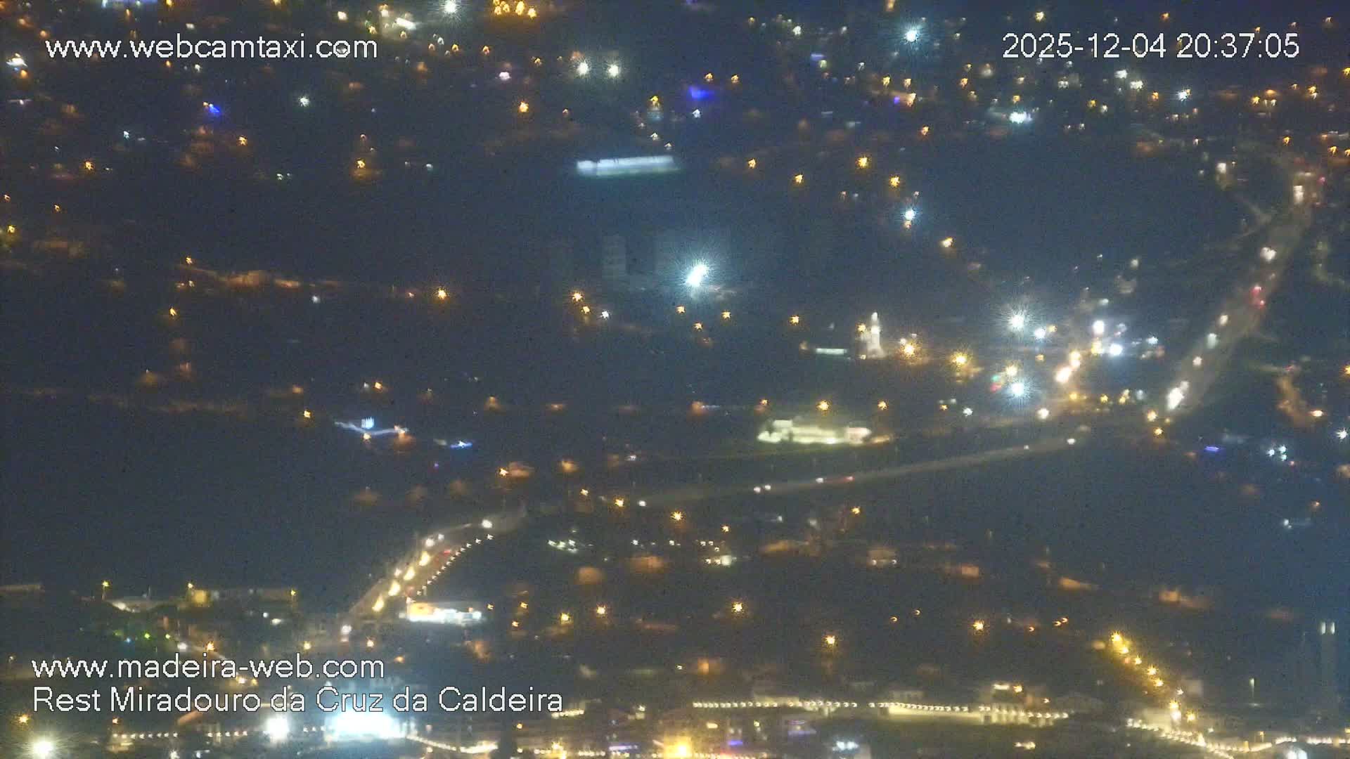 Cruz da Caldeira & West Fucnhal Skyline Live Cam - Camara de Lobos, Madeira, Portugal