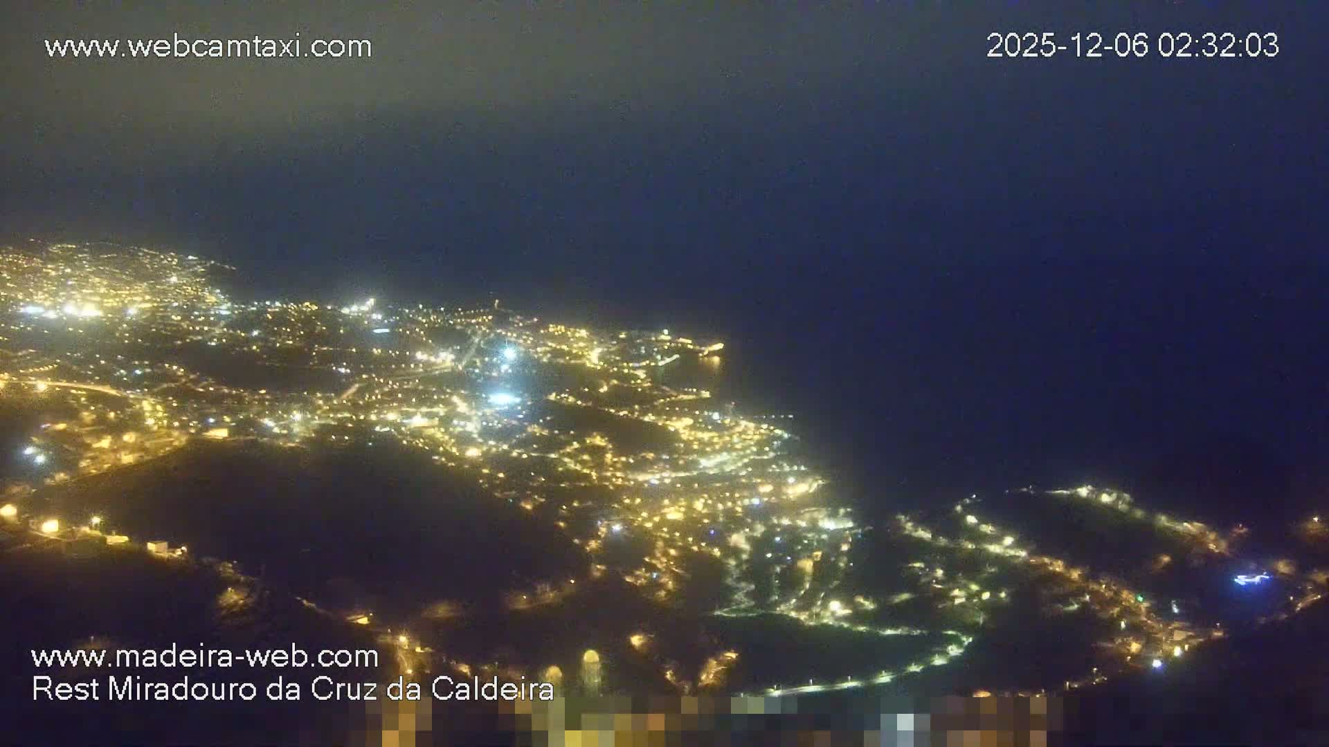 Cruz da Caldeira & West Fucnhal Skyline Live Cam - Camara de Lobos, Madeira, Portugal