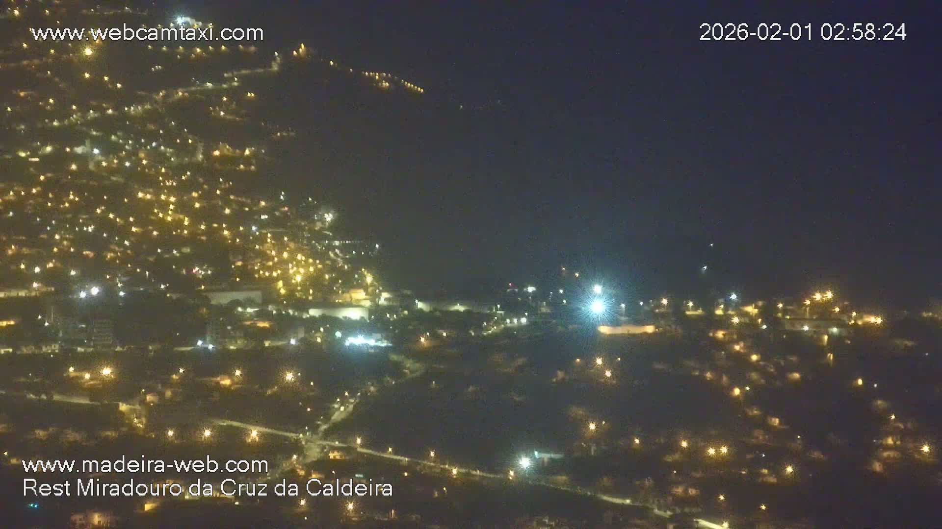 Cruz da Caldeira & West Fucnhal Skyline Live Cam - Camara de Lobos, Madeira, Portugal