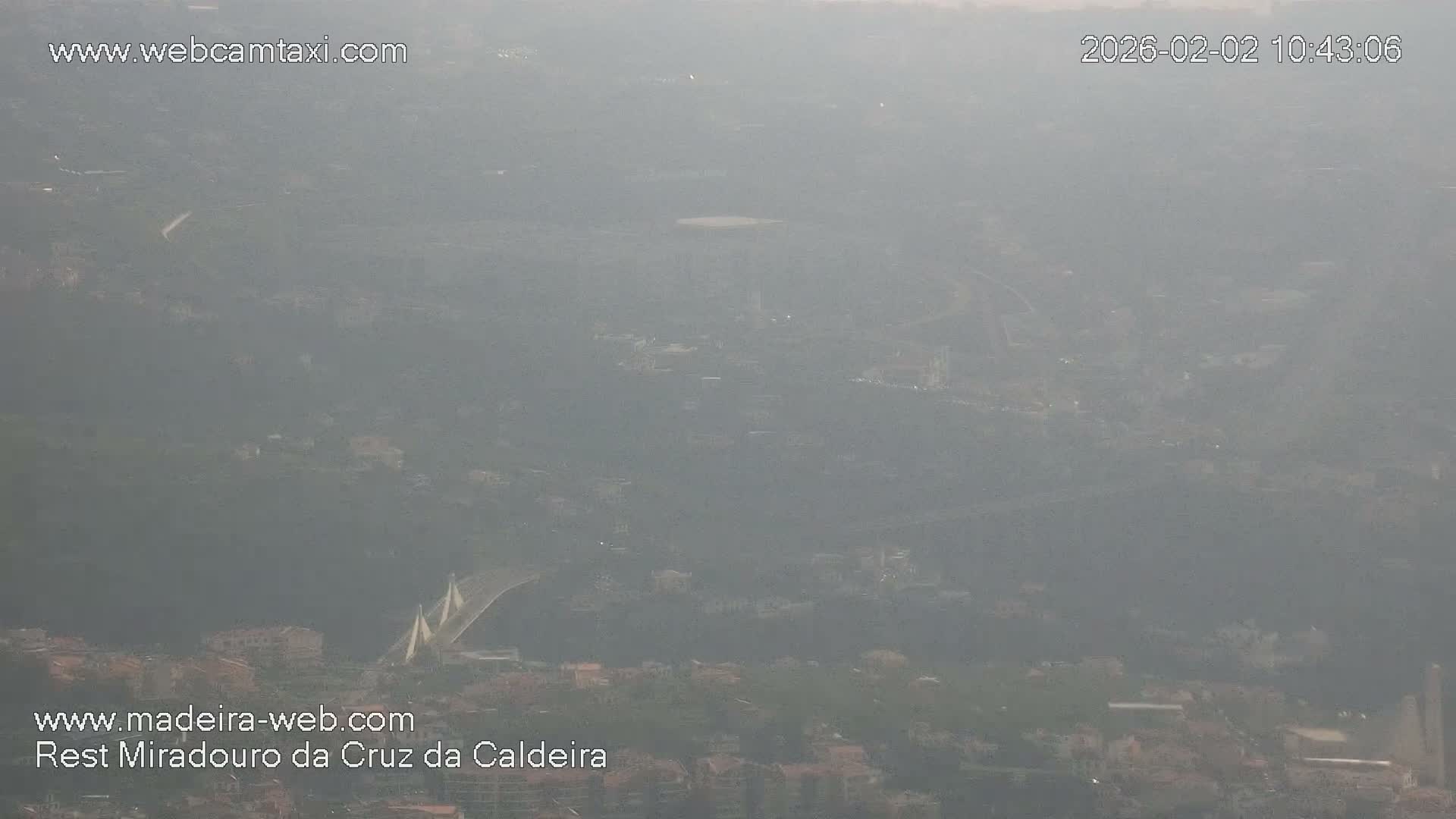 Cruz da Caldeira & West Fucnhal Skyline Live Cam - Camara de Lobos, Madeira, Portugal