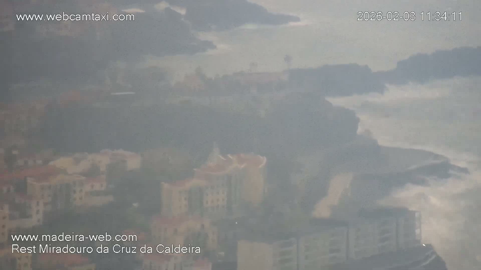 Cruz da Caldeira & West Fucnhal Skyline Live Cam - Camara de Lobos, Madeira, Portugal