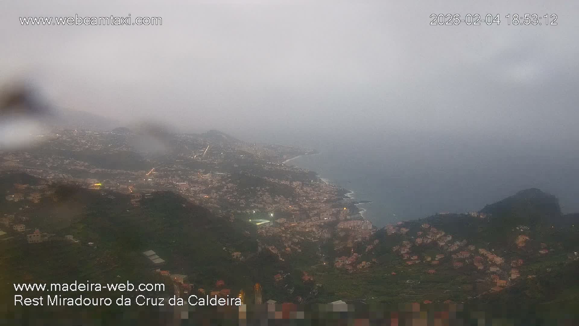 Cruz da Caldeira & West Fucnhal Skyline Live Cam - Camara de Lobos, Madeira, Portugal