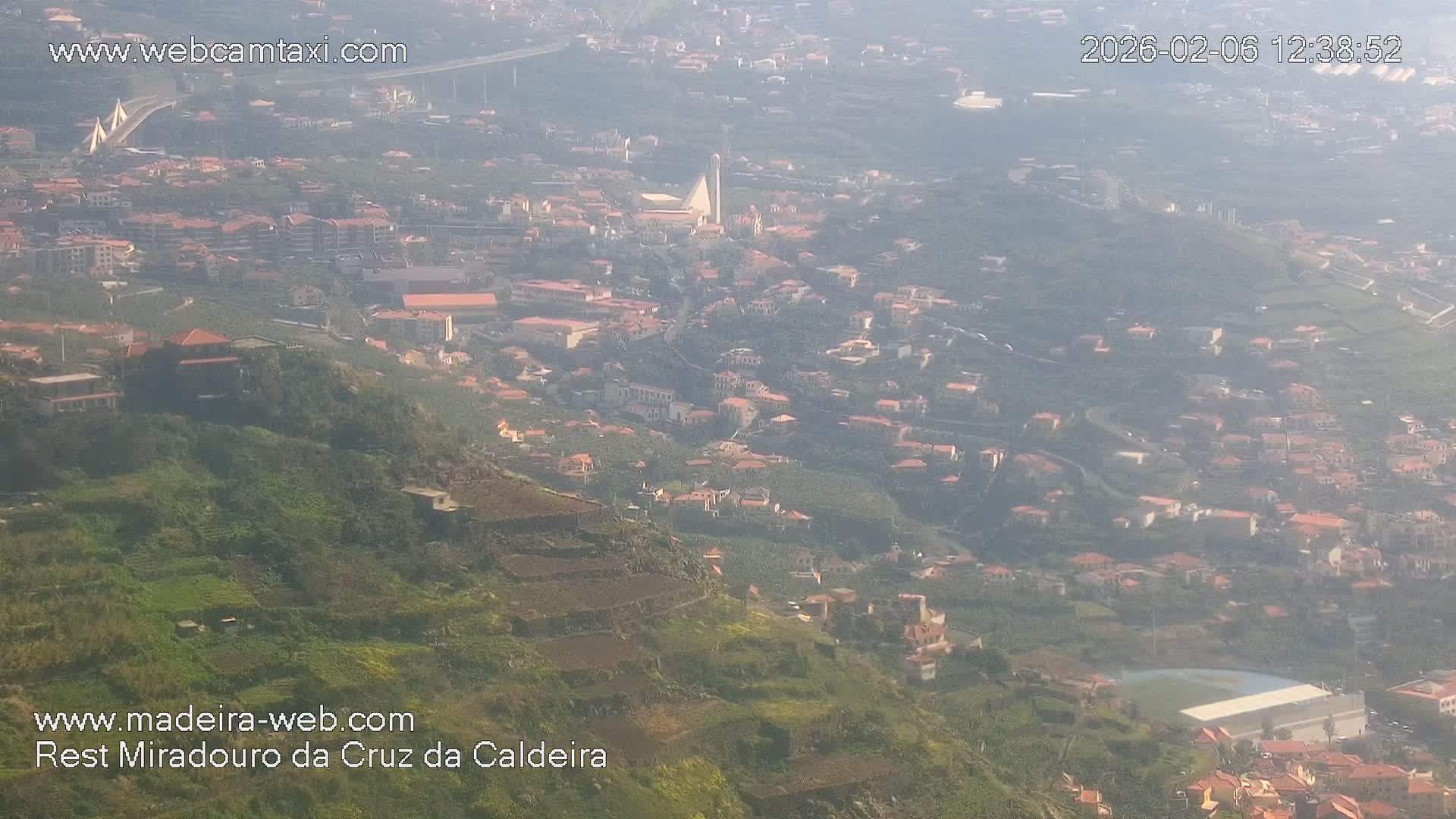 Cruz da Caldeira & West Fucnhal Skyline Live Cam - Camara de Lobos, Madeira, Portugal