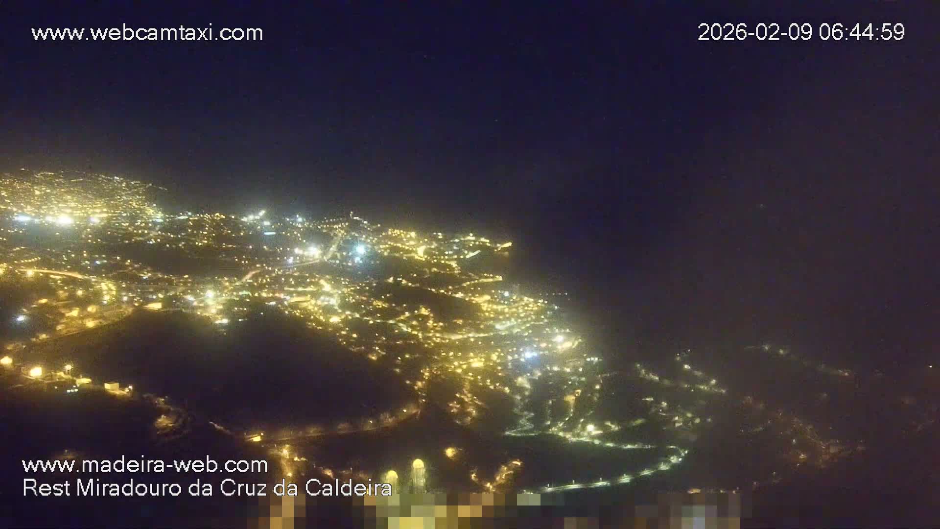 Cruz da Caldeira & West Fucnhal Skyline Live Cam - Camara de Lobos, Madeira, Portugal