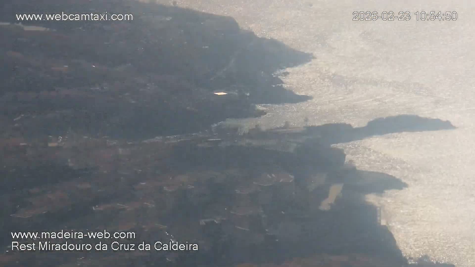 Cruz da Caldeira & West Fucnhal Skyline Live Cam - Camara de Lobos, Madeira, Portugal
