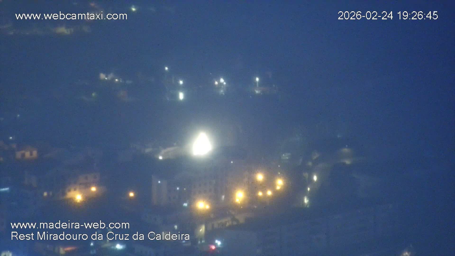 Cruz da Caldeira & West Fucnhal Skyline Live Cam - Camara de Lobos, Madeira, Portugal