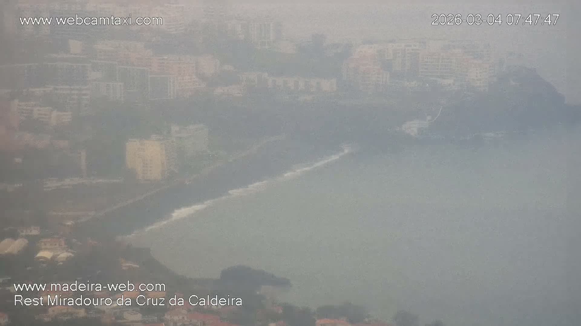 Cruz da Caldeira & West Fucnhal Skyline Live Cam - Camara de Lobos, Madeira, Portugal