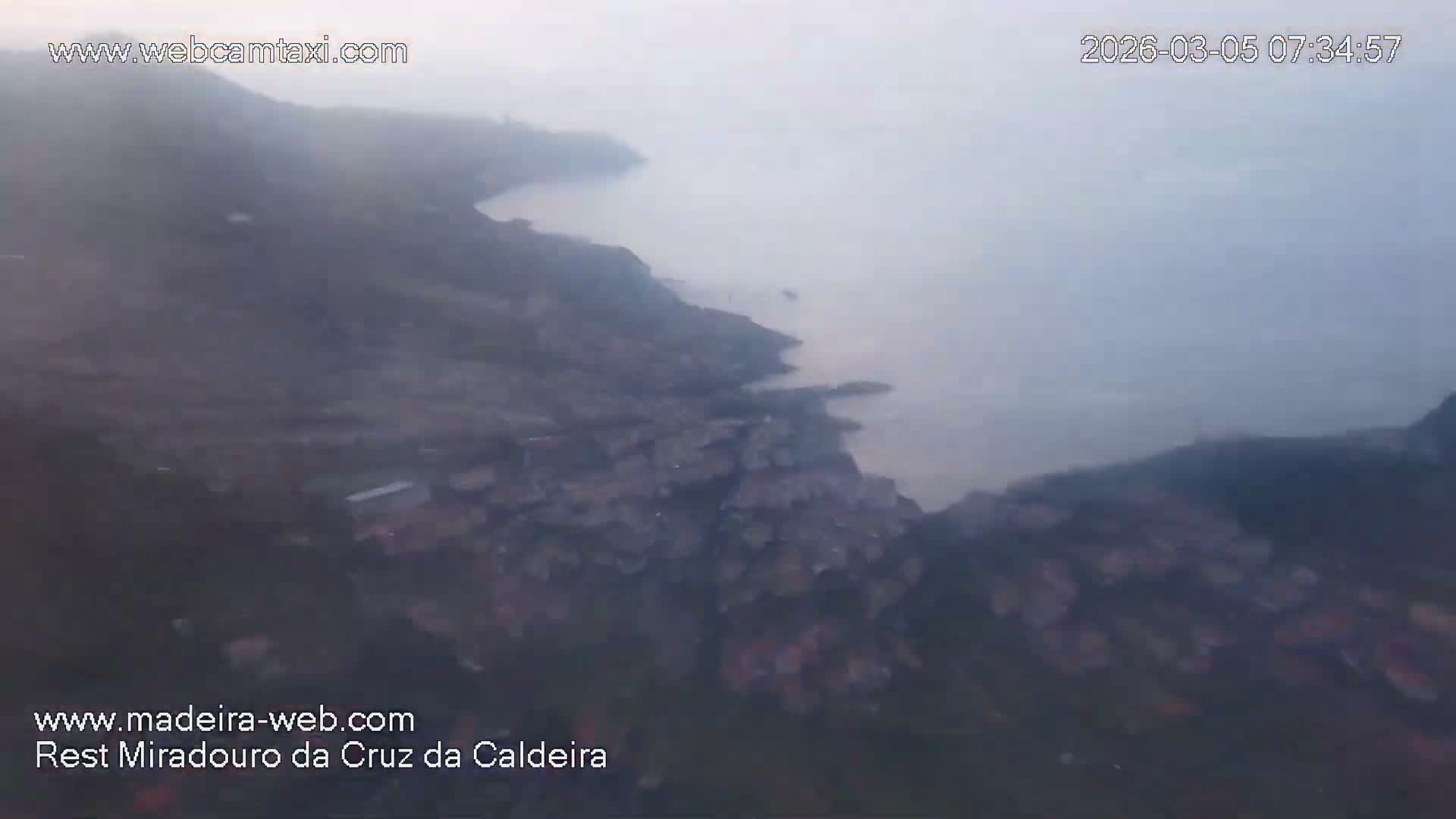 Cruz da Caldeira & West Fucnhal Skyline Live Cam - Camara de Lobos, Madeira, Portugal