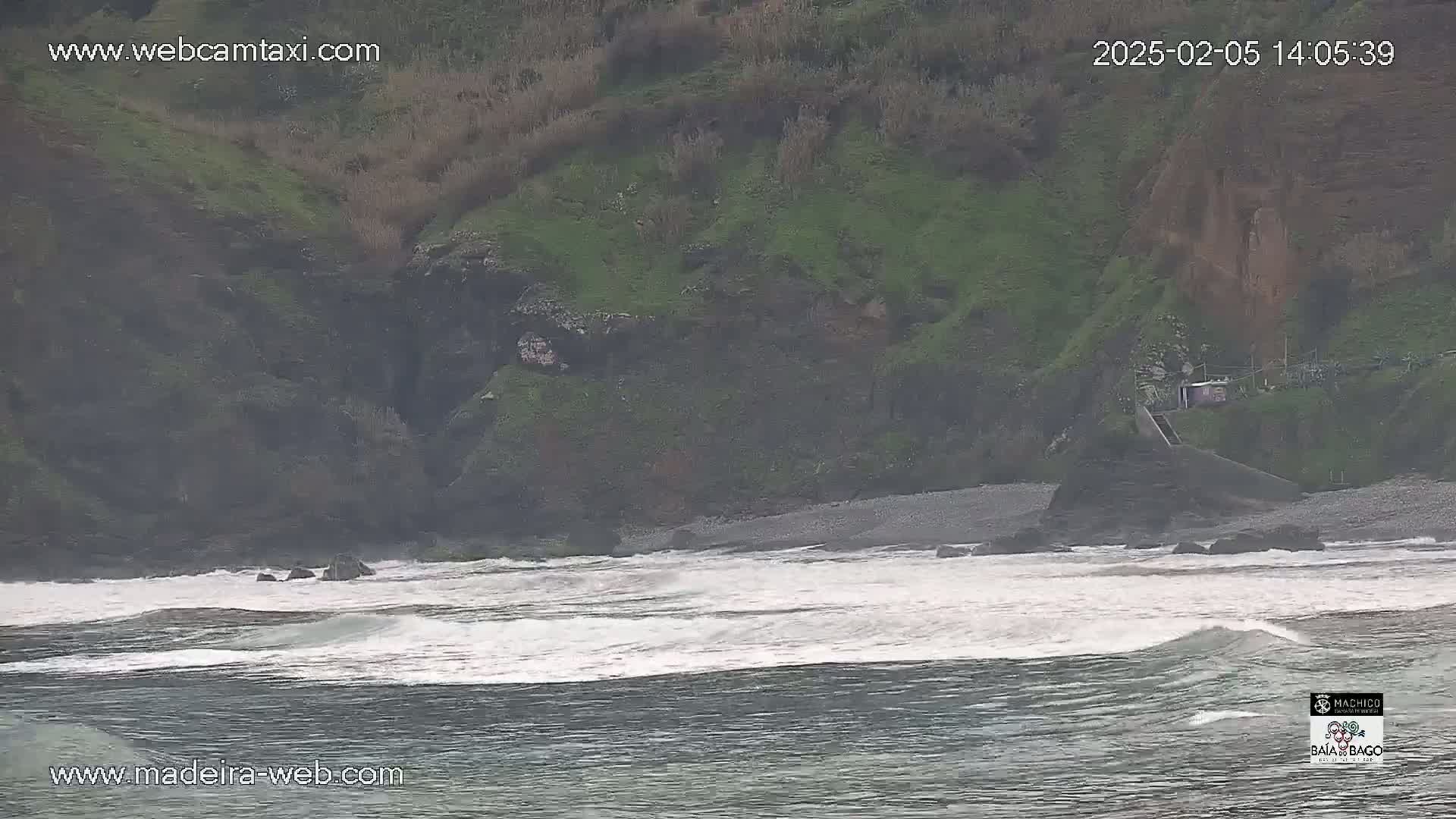 Porto da Cruz Swimming Pools & Atlantic Ocean Live Cam - Machico, Madeira, Portugal