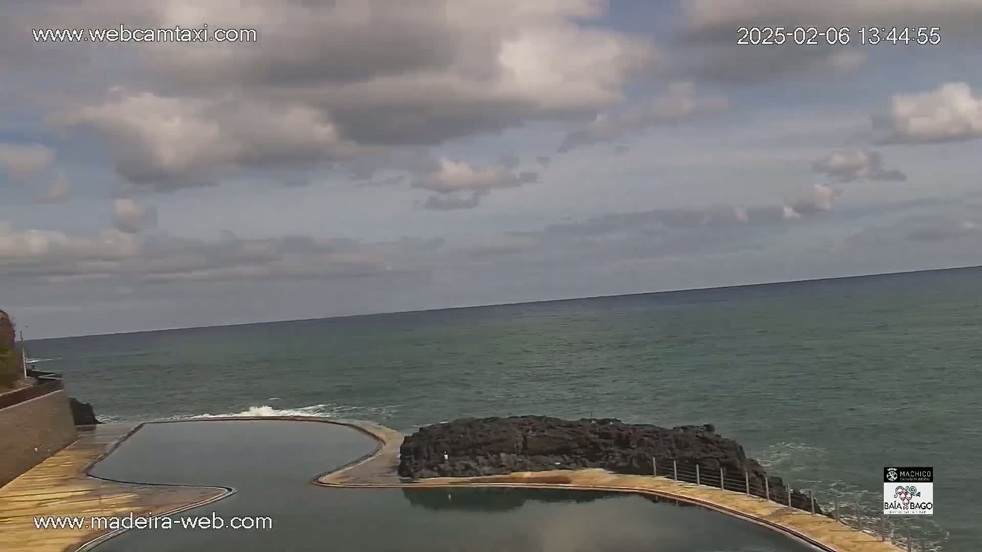 Porto da Cruz Swimming Pools & Atlantic Ocean Live Cam - Machico, Madeira, Portugal