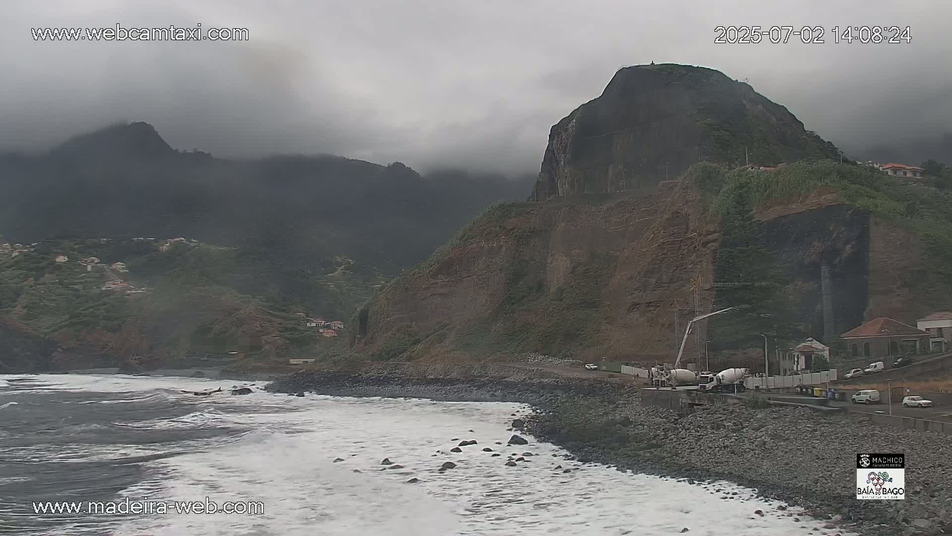 Porto da Cruz Swimming Pools & Atlantic Ocean Live Cam - Machico, Madeira, Portugal