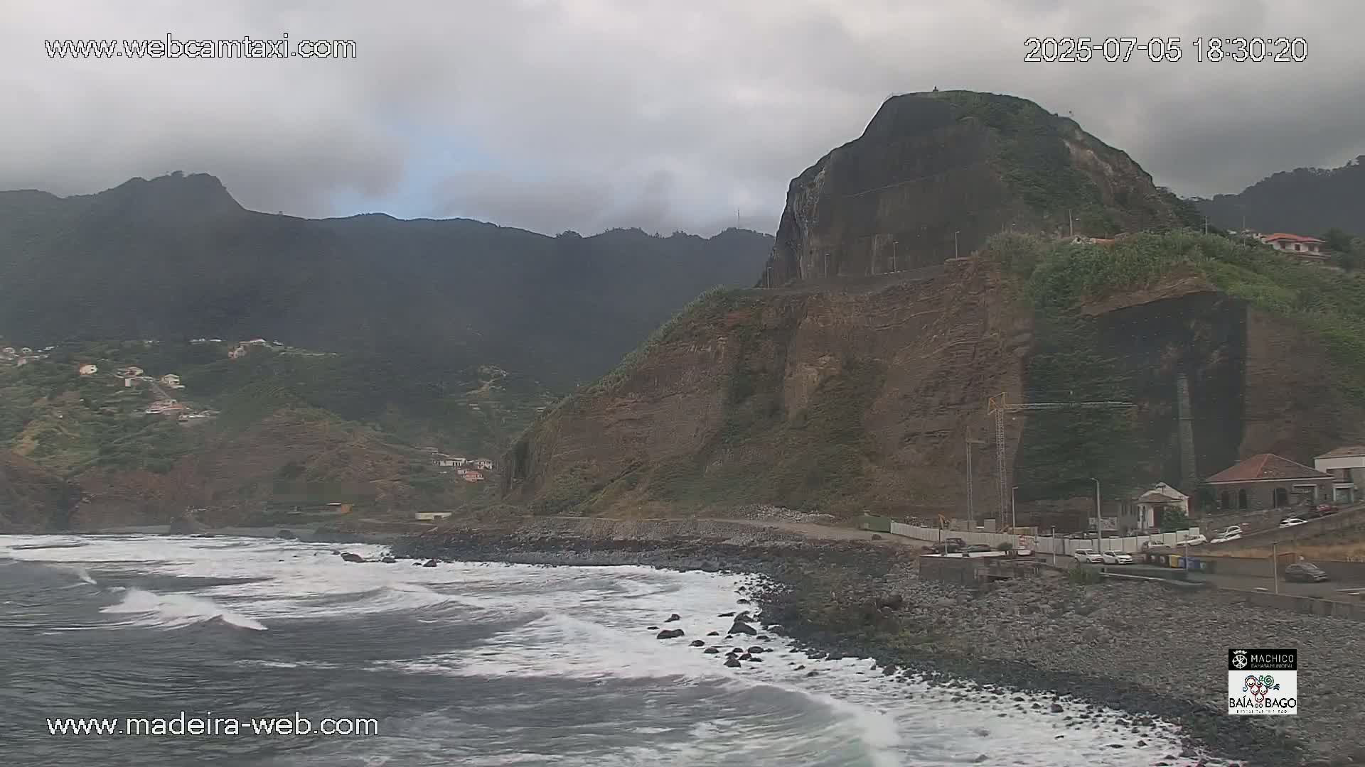 Porto da Cruz Swimming Pools & Atlantic Ocean Live Cam - Machico, Madeira, Portugal