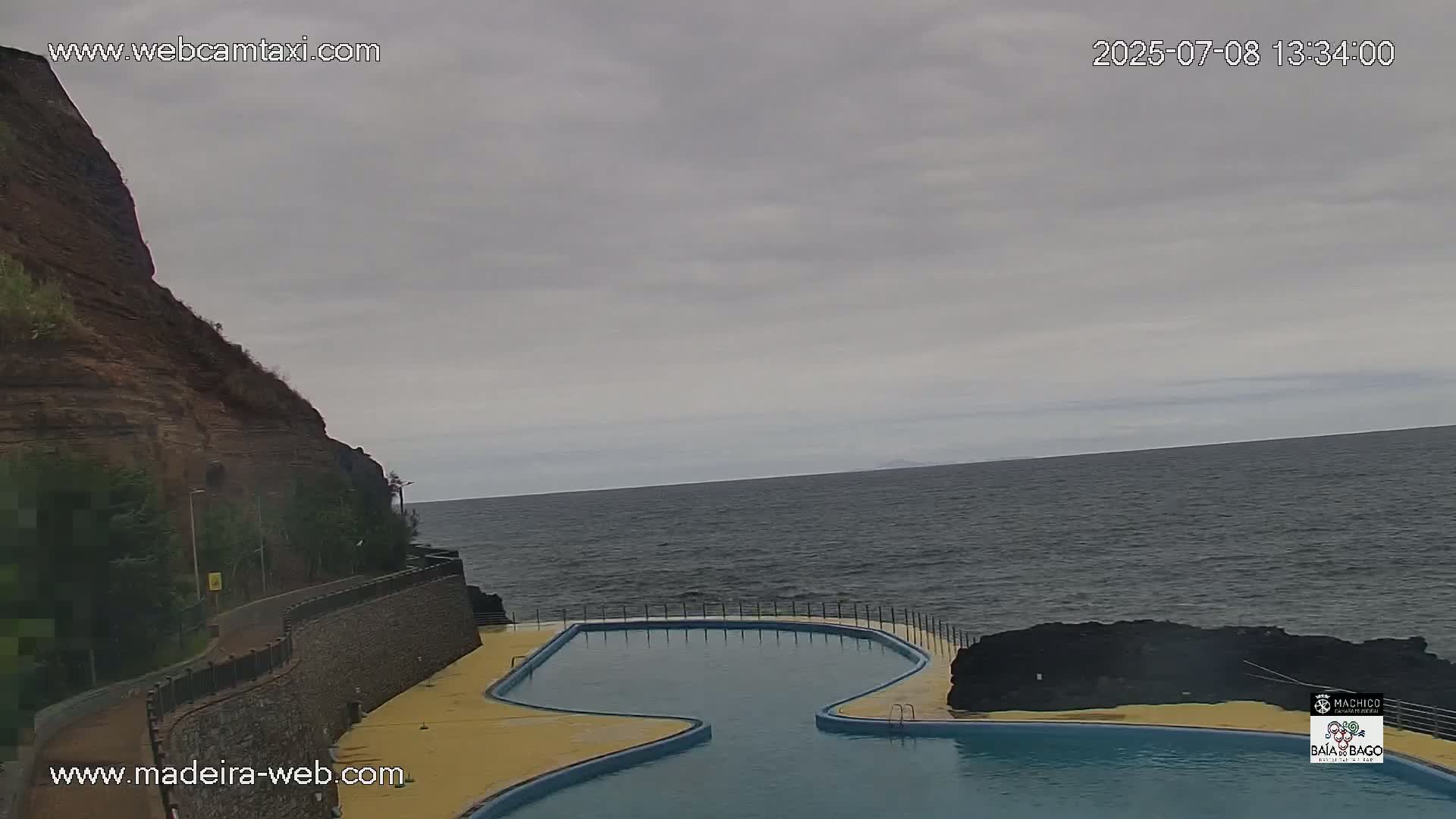 Porto da Cruz Swimming Pools & Atlantic Ocean Live Cam - Machico, Madeira, Portugal