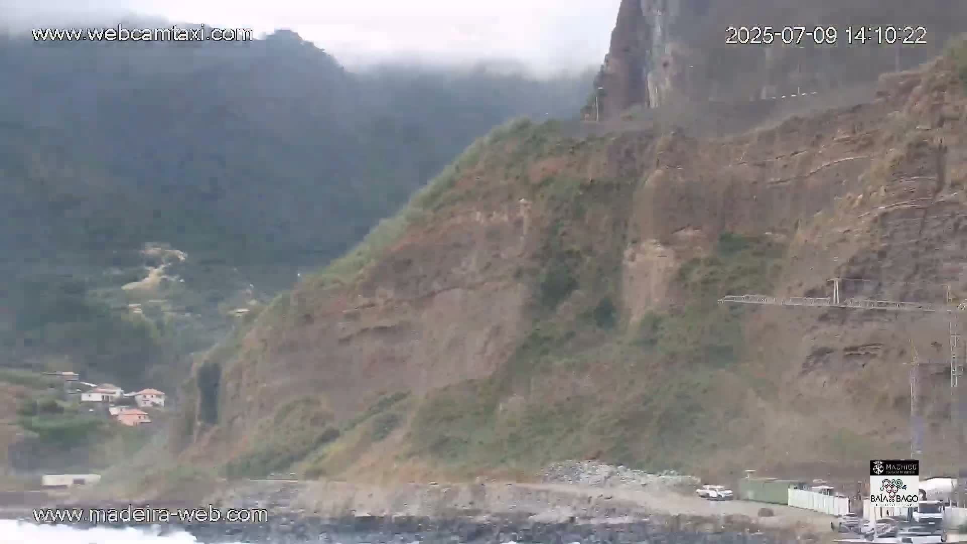 Porto da Cruz Swimming Pools & Atlantic Ocean Live Cam - Machico, Madeira, Portugal